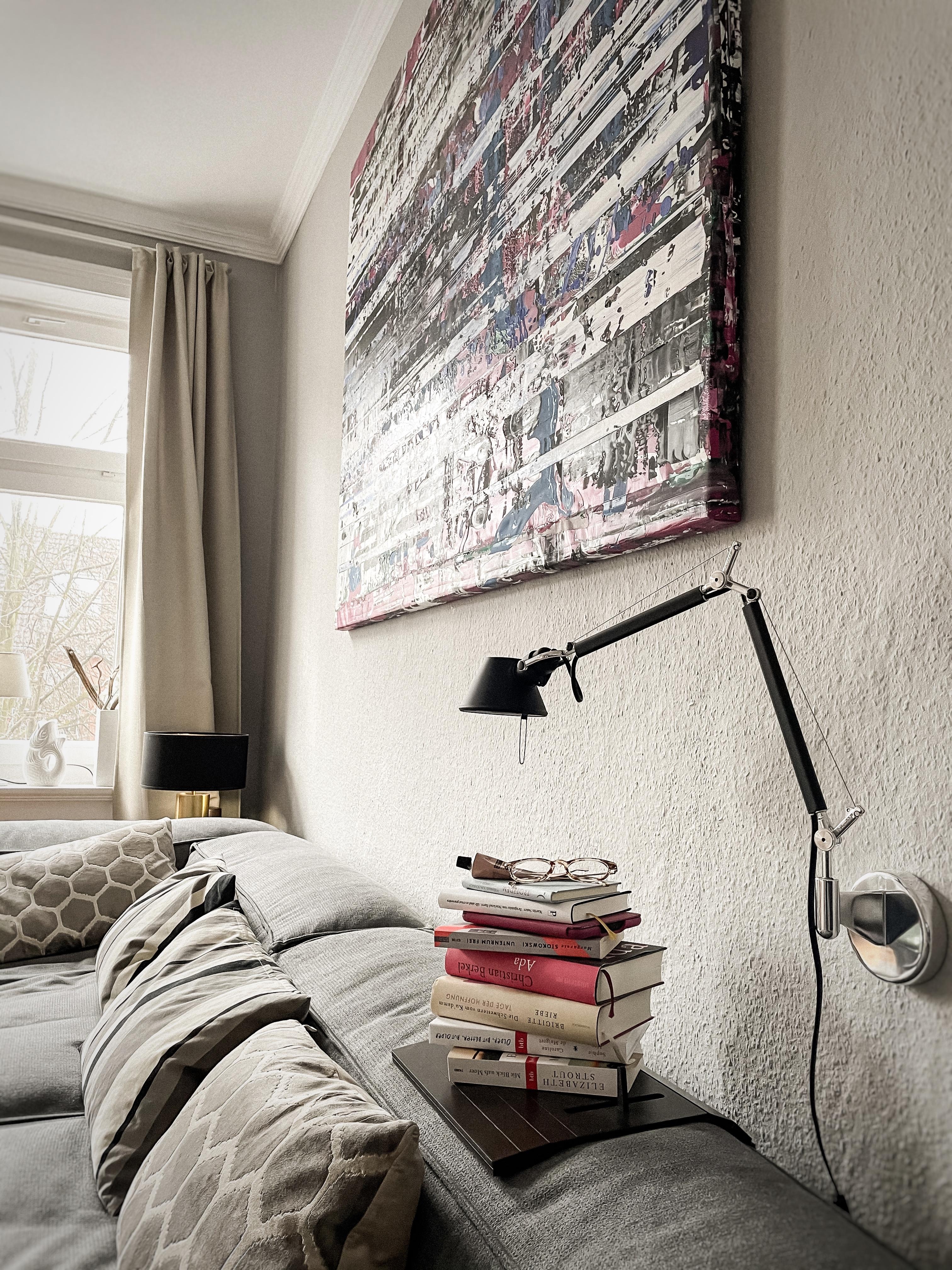 Bücherliebe #couch #couchstyle #books #slowmoment #kunst #artemide #wohnzimmer