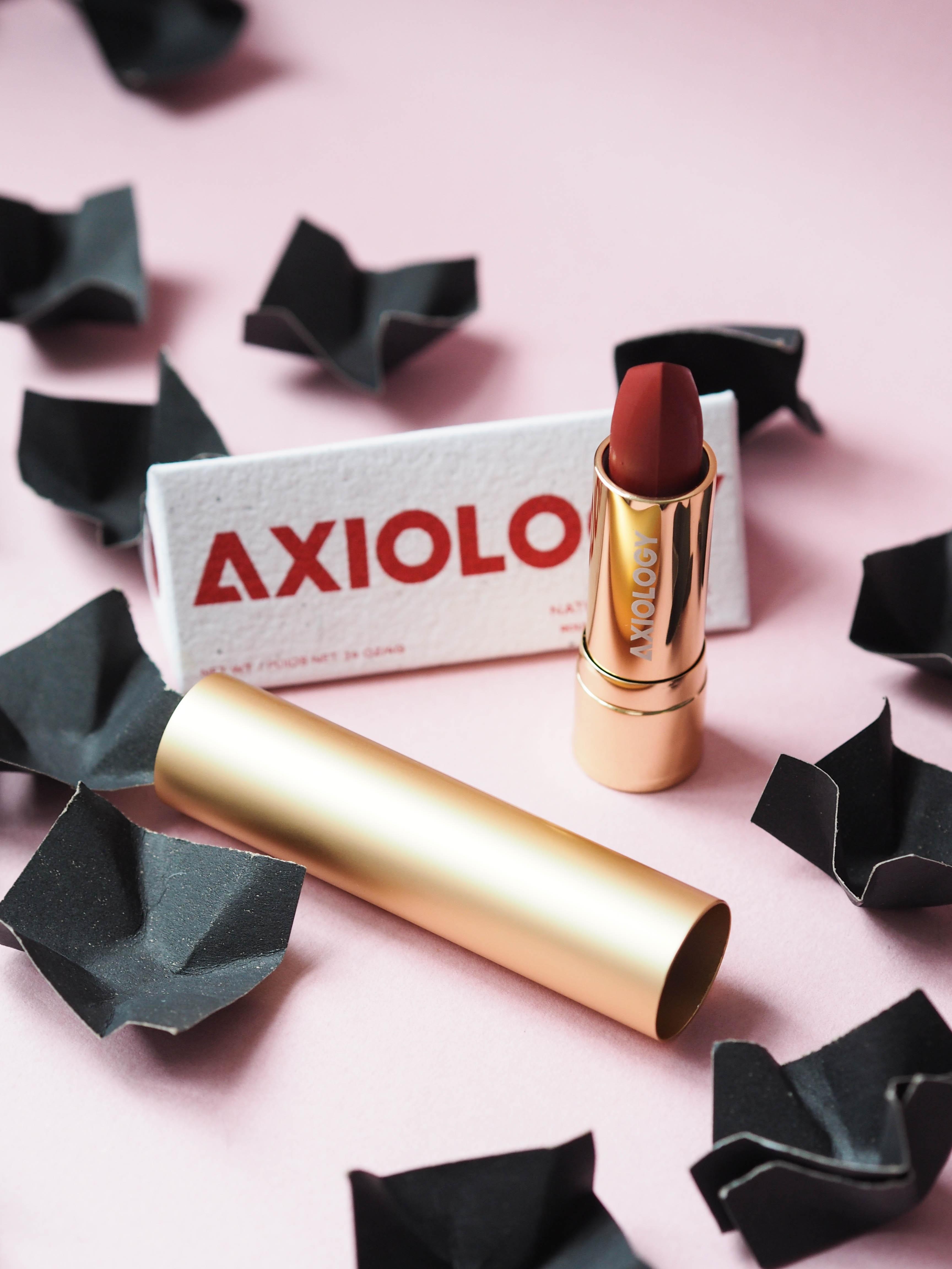 Bunnies over Profits lautet die Devise von Axiology. Den #Lippenstift bekommt ihr auch bei Savue! #beautylieblinge