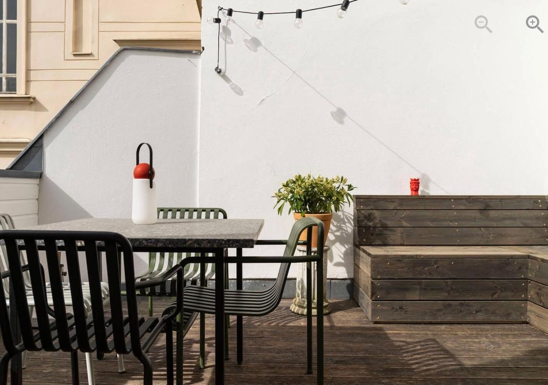 #bunt #eklektisch #kunst #altbau #designliebe #interiorliebe #sommervibes #dachterrasse #himmelüberberlin #hay #magazin