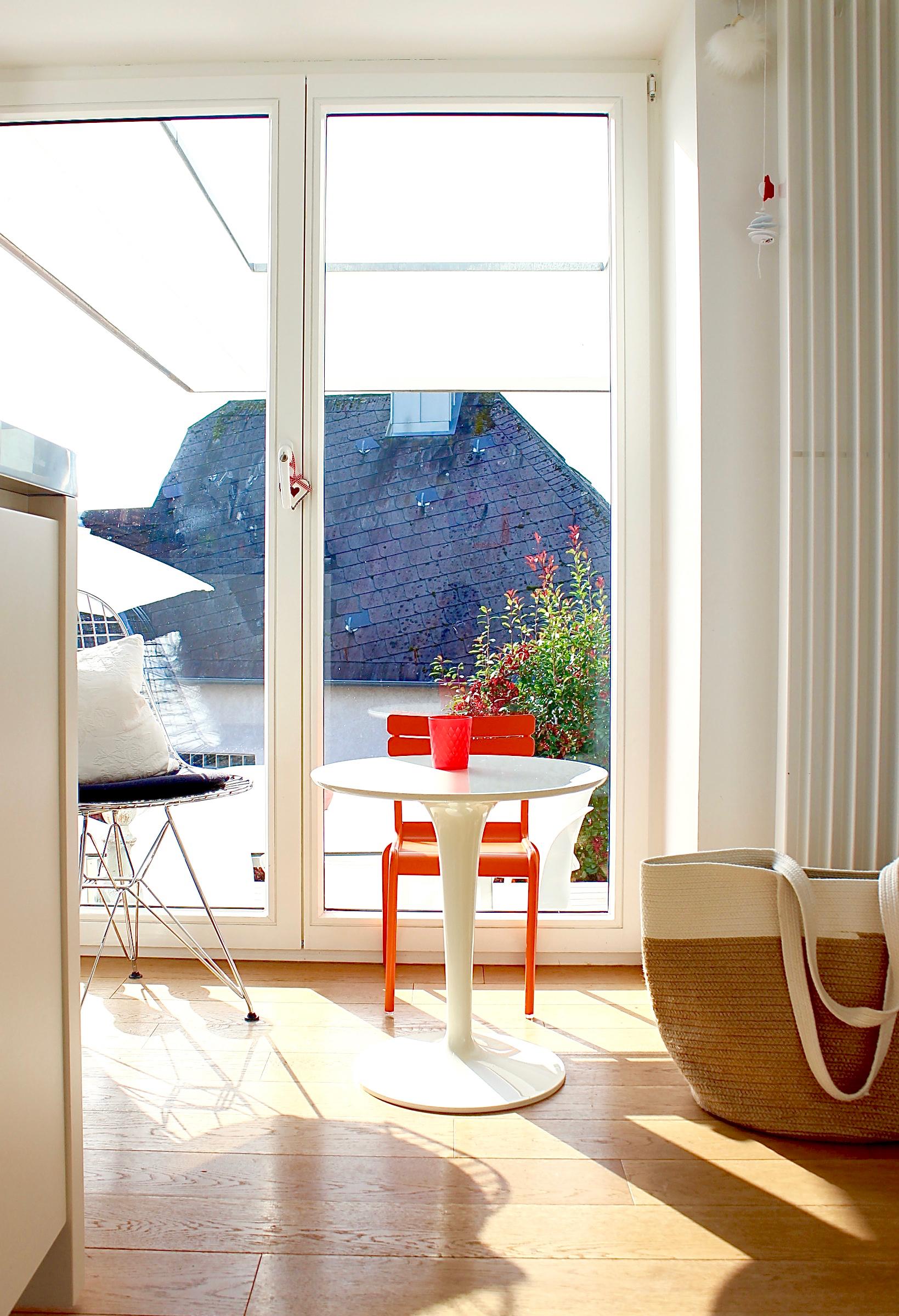 bunter Sitzplatz #interior #sitzplatz #küche #interiordesigner #interiordesign #raumatmosphäre #bunt