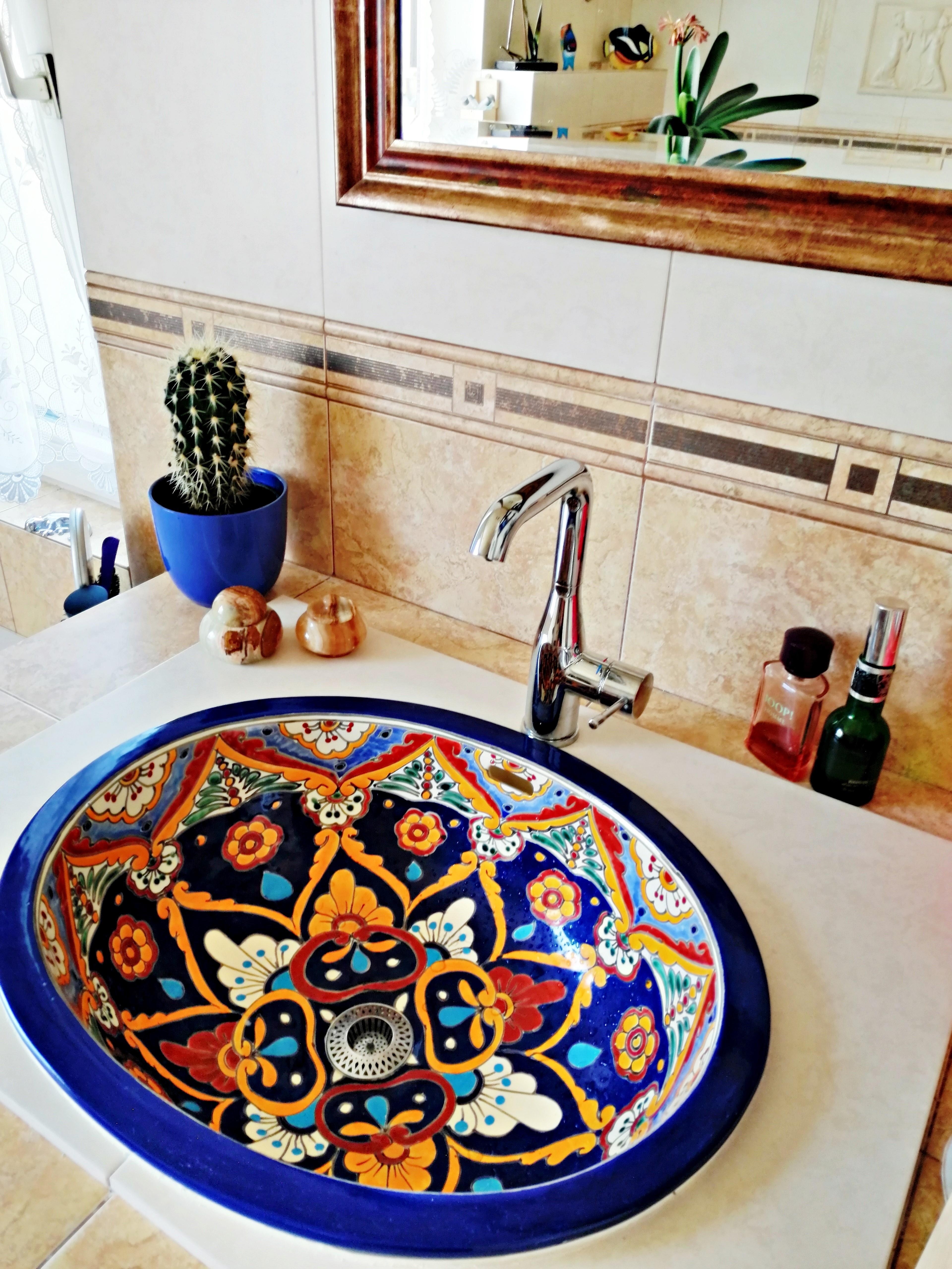 Buntes #waschbecken aus #mexiko von #mexambiente #handbemalt #Badezimmer #Gästewc #Gästebad #gemustert #farbenfroh #bunt