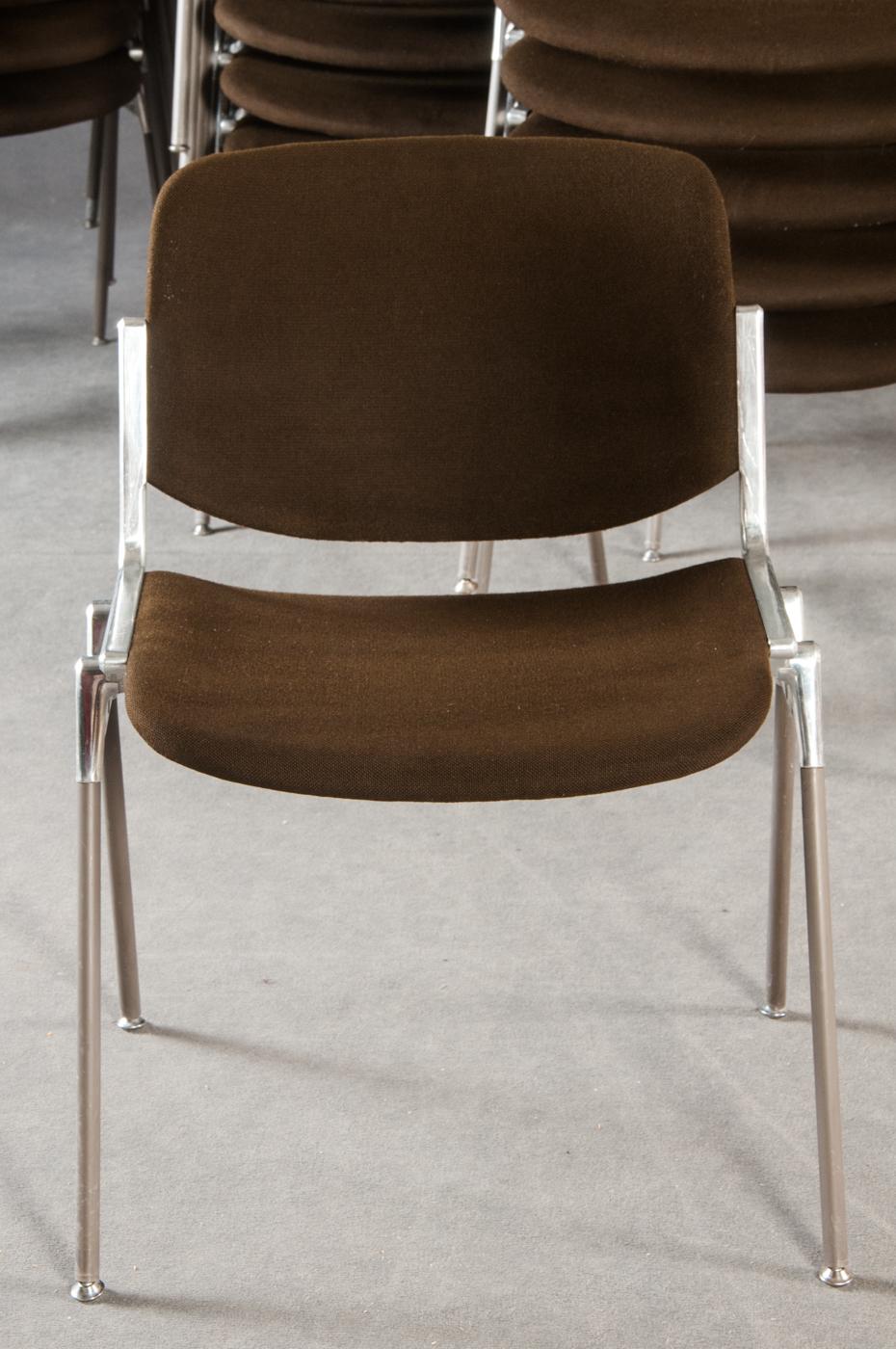 Castelli Italy, 20 Stühle #stuhl #wartezimmer ©Castelli Italy/Giancarlo Piretti/Brüggemann & Barth