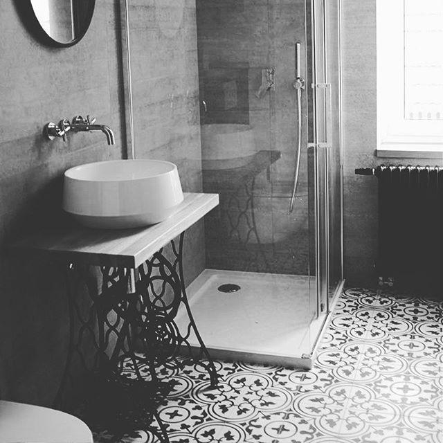 Cemen Fliesen - Frank #cerames #zementfliesen #interiordesign #cementtiles #homedecor #tiling #handmade #fliesen 