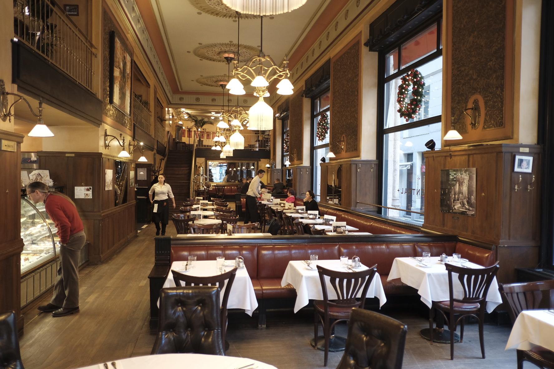Central Café in Budapest || classy chic #städtereisen #travelandlife