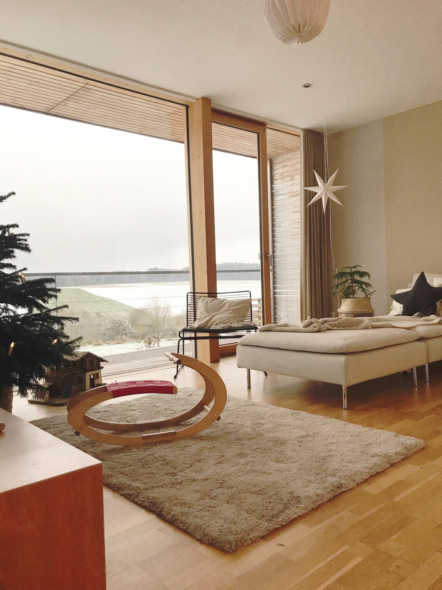 #christmas #cozy #livingroom
Erster Schnee, drinnen schon Weihnachtsstimmung-perfekter Dezember 