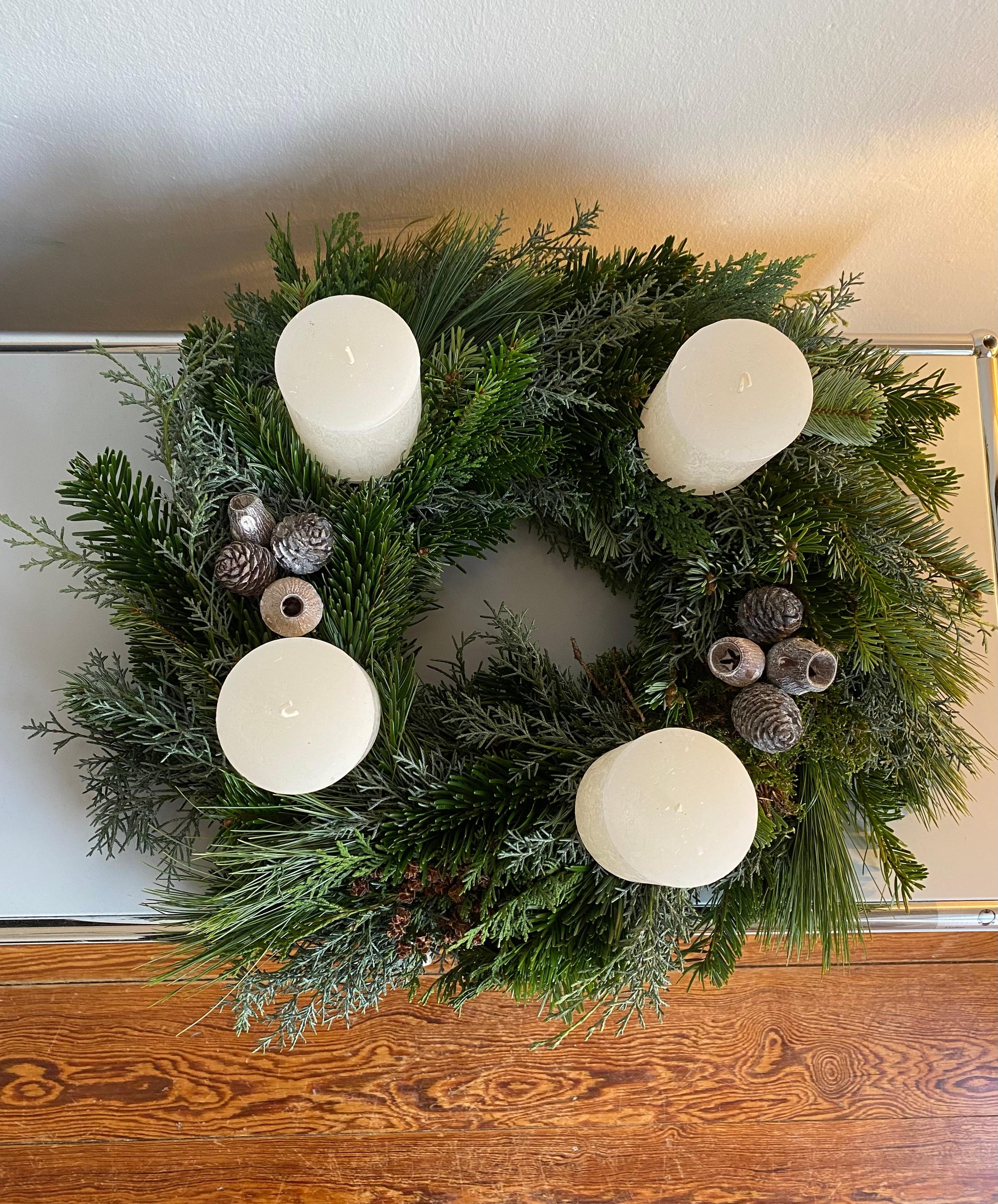Christmas is coming!
#DIY #Adventskranz #minimalism
