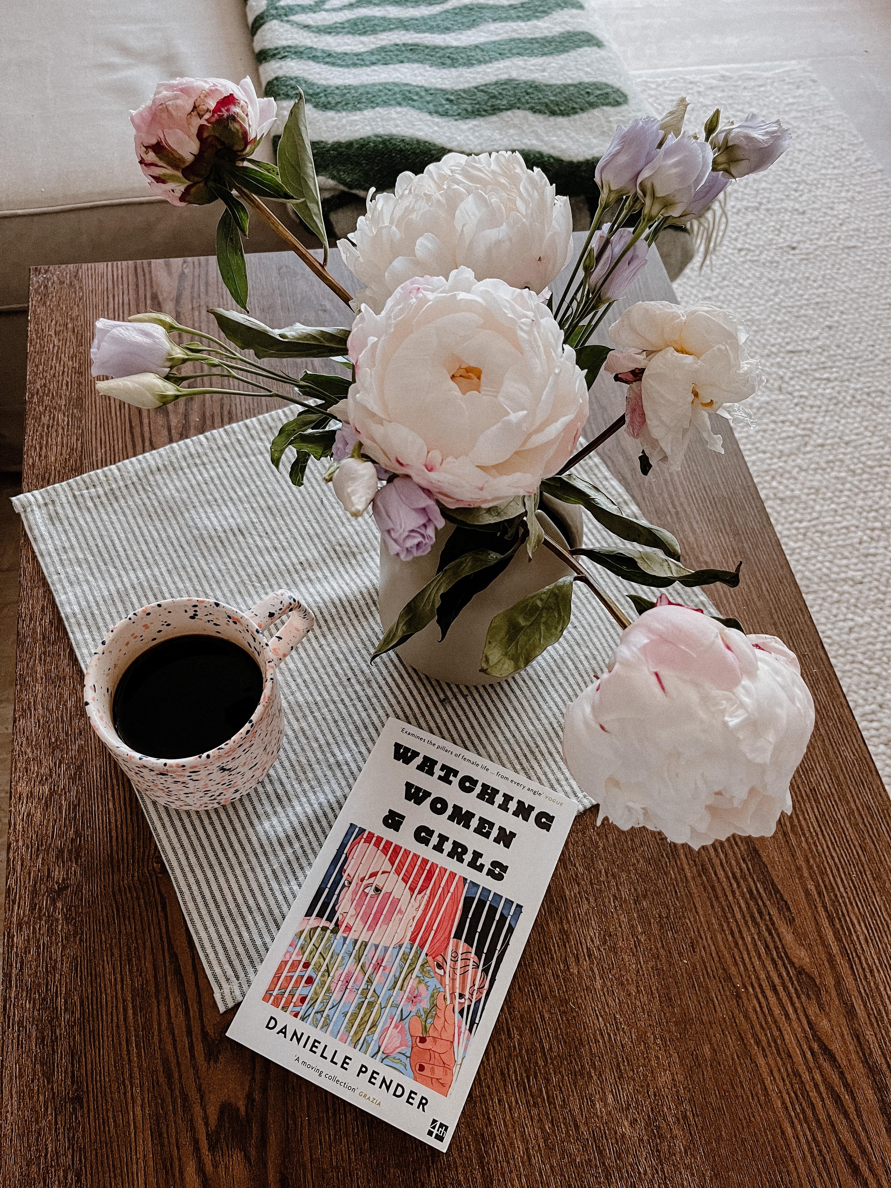 coffee, books & flowers 🫶🏽
#livingchallenge #auszeit 