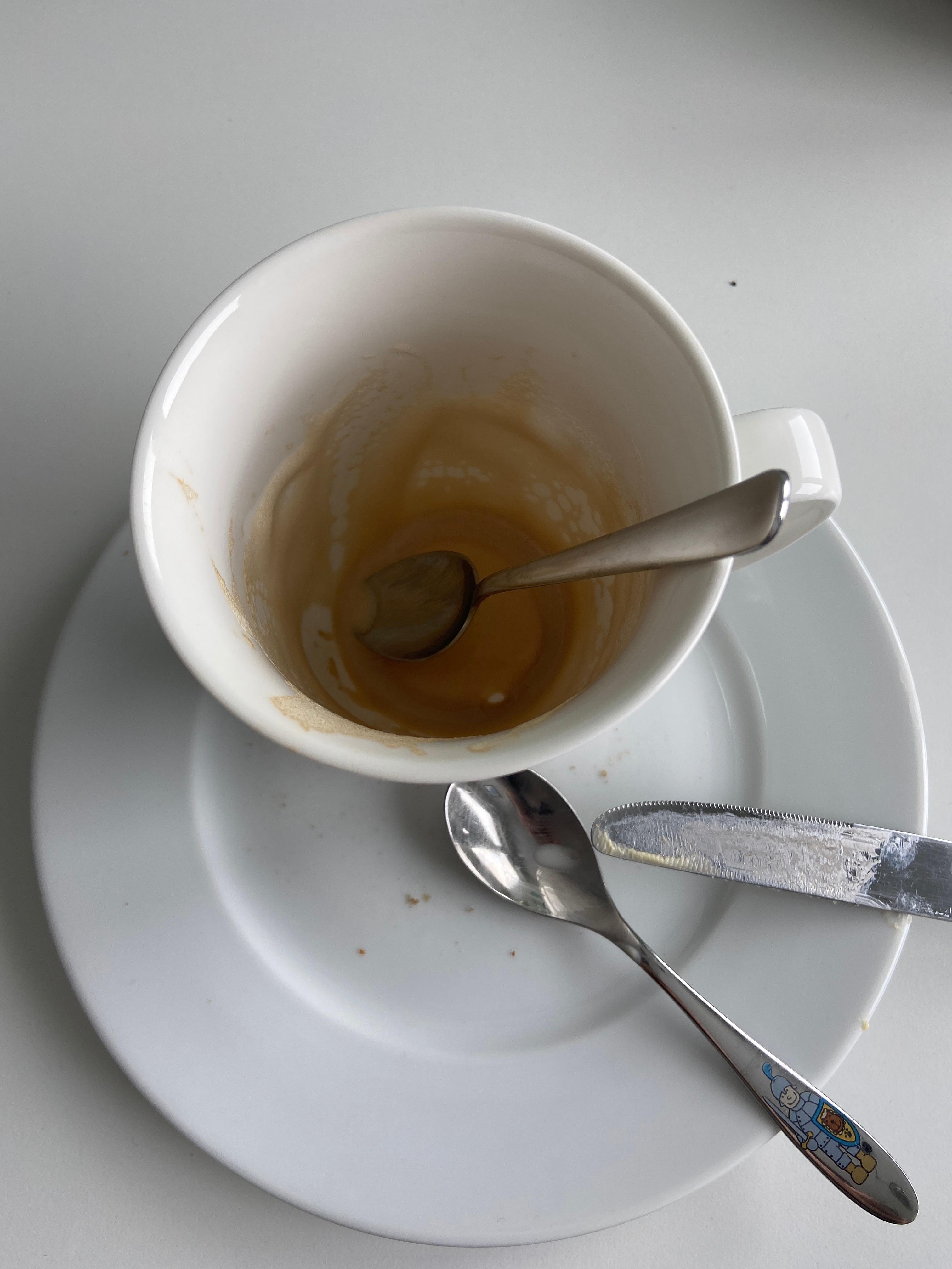 #coffeelover #foodchallenge der Cappuccino ist gerade ausgetrunken und das Brot aufgegessen 