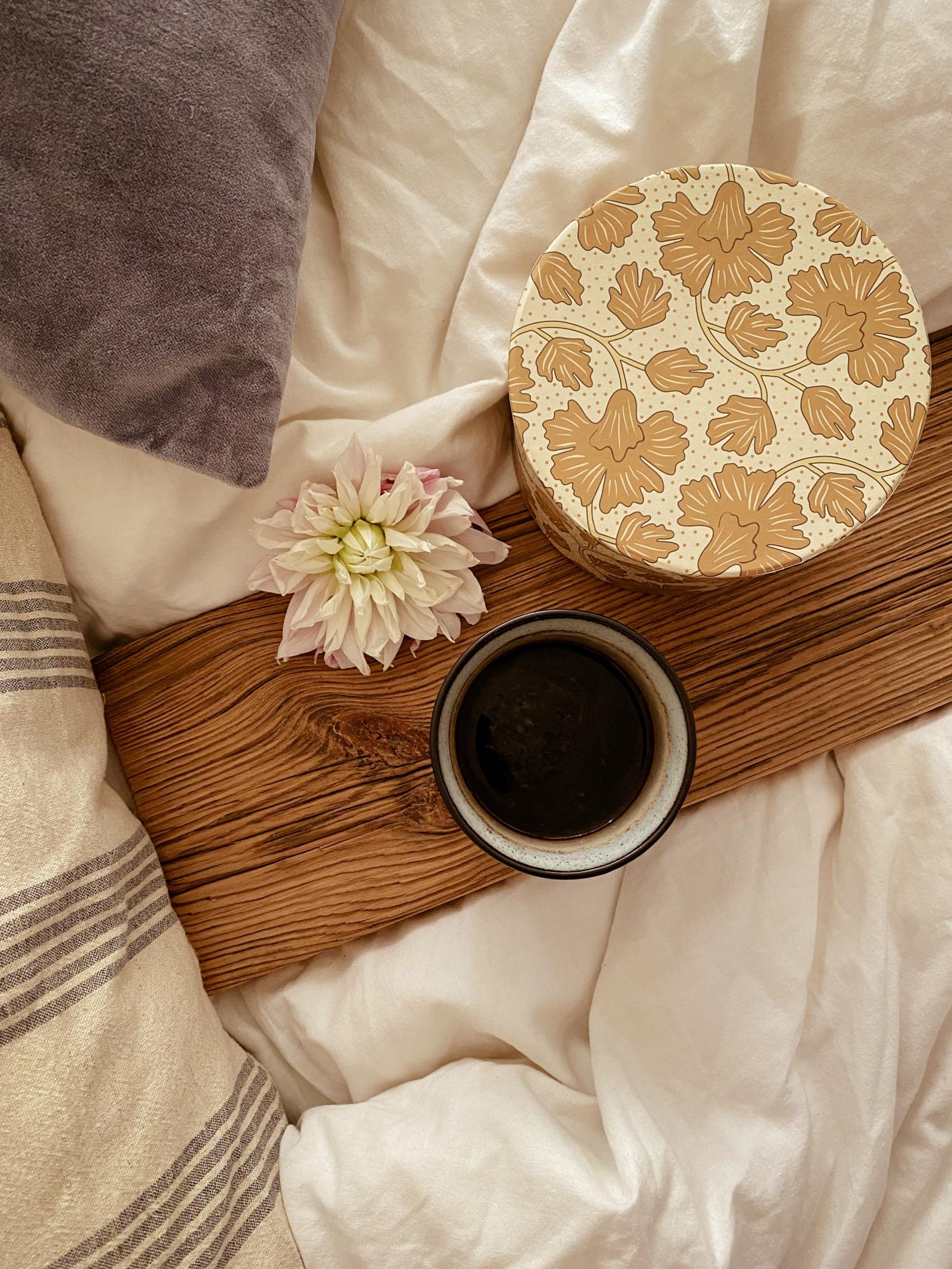 Coffeetime
#coffeelover#mybedroom#dekoliebe#cozysundays#sleepingroomdecor 