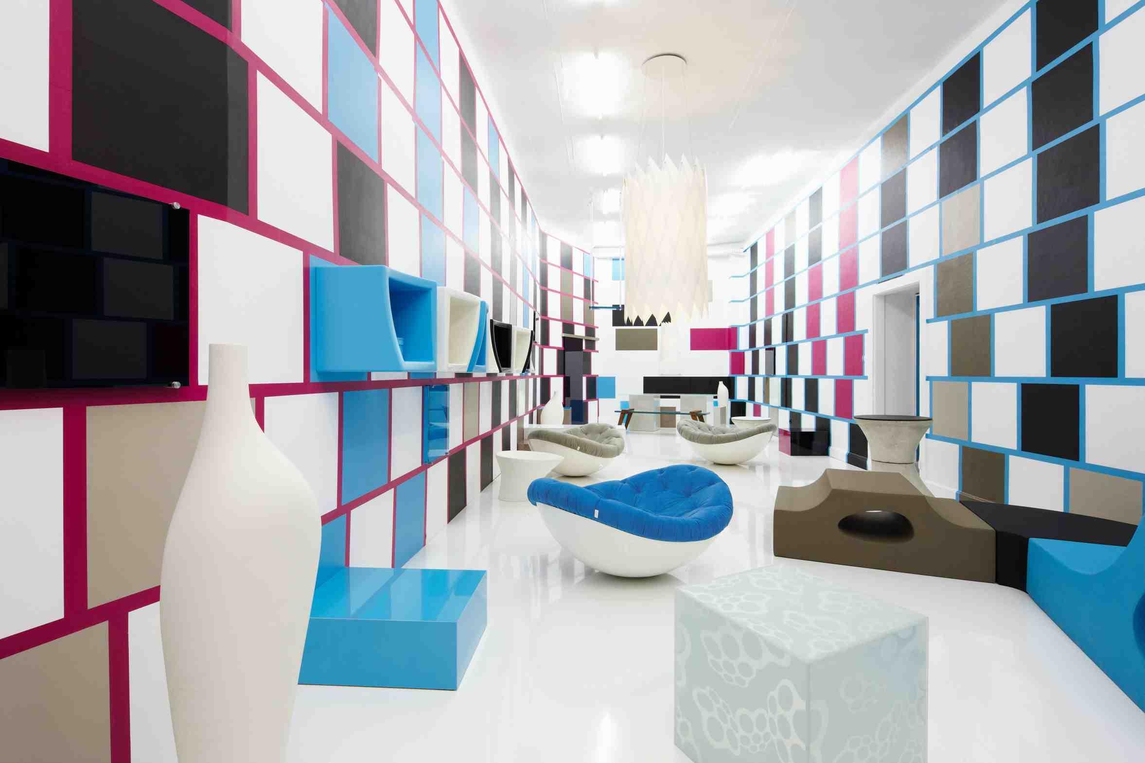 Colourcourage Rauminstallation  Designersfair #bodenvase #wandgestaltung #wanddeko #designwand ©Joachim Stretz