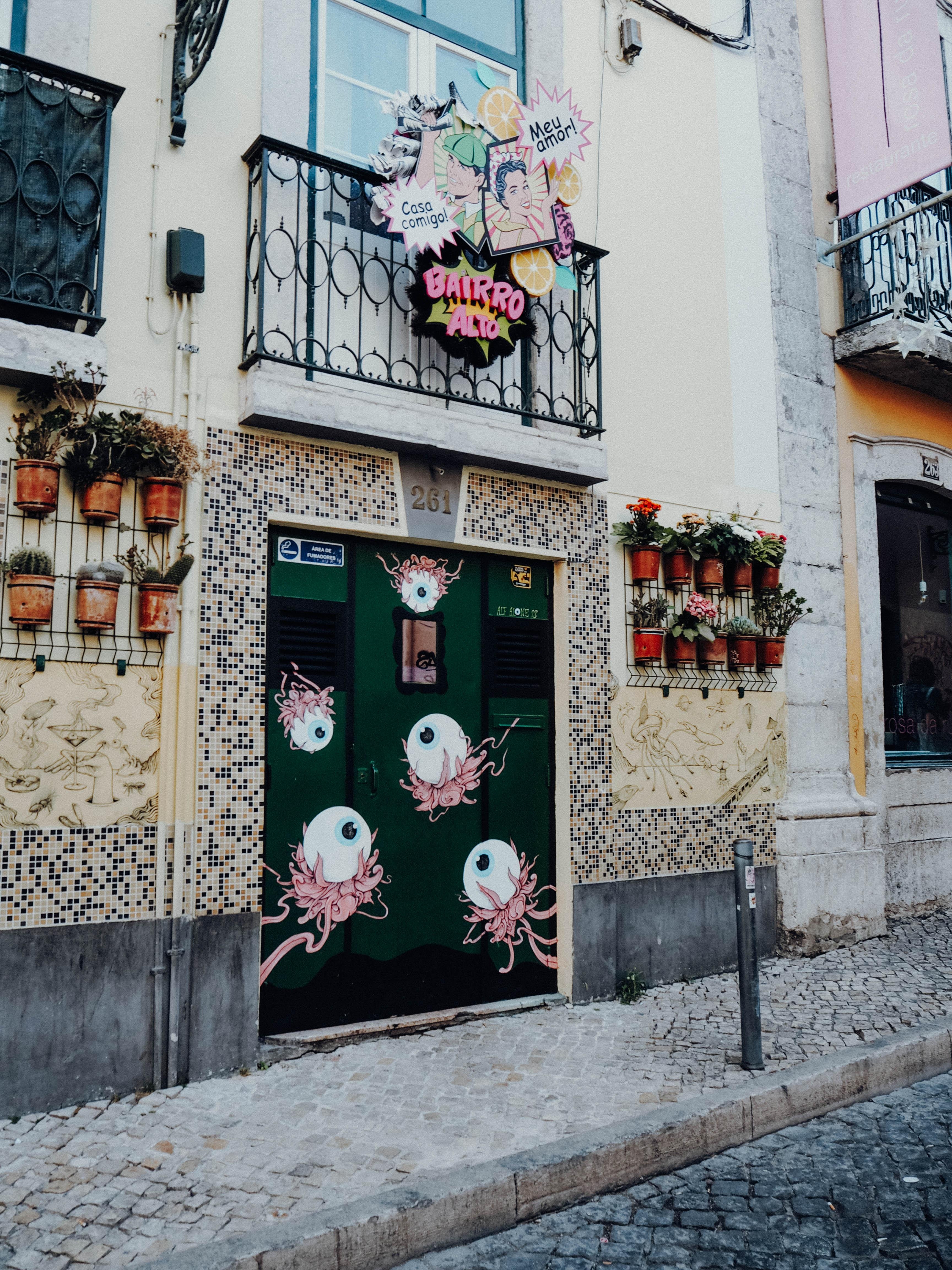 Coole Streetart gibt's in der Altstadt von Lissabon #travel #portugal #lissabon #streetart