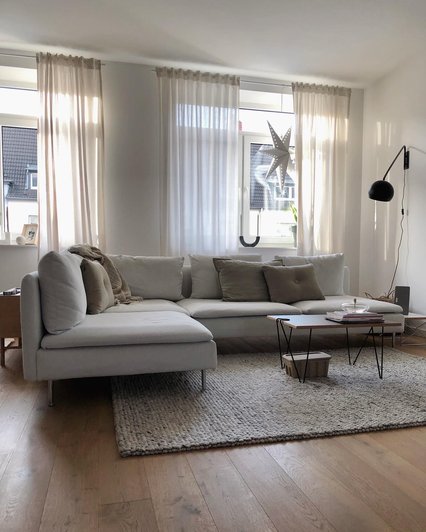 #couch #couchstyle #wohnzimmer #livingroom #fensterdeko #interior #weihnachten #adventsdeko #weihnachtsdeko #skandi