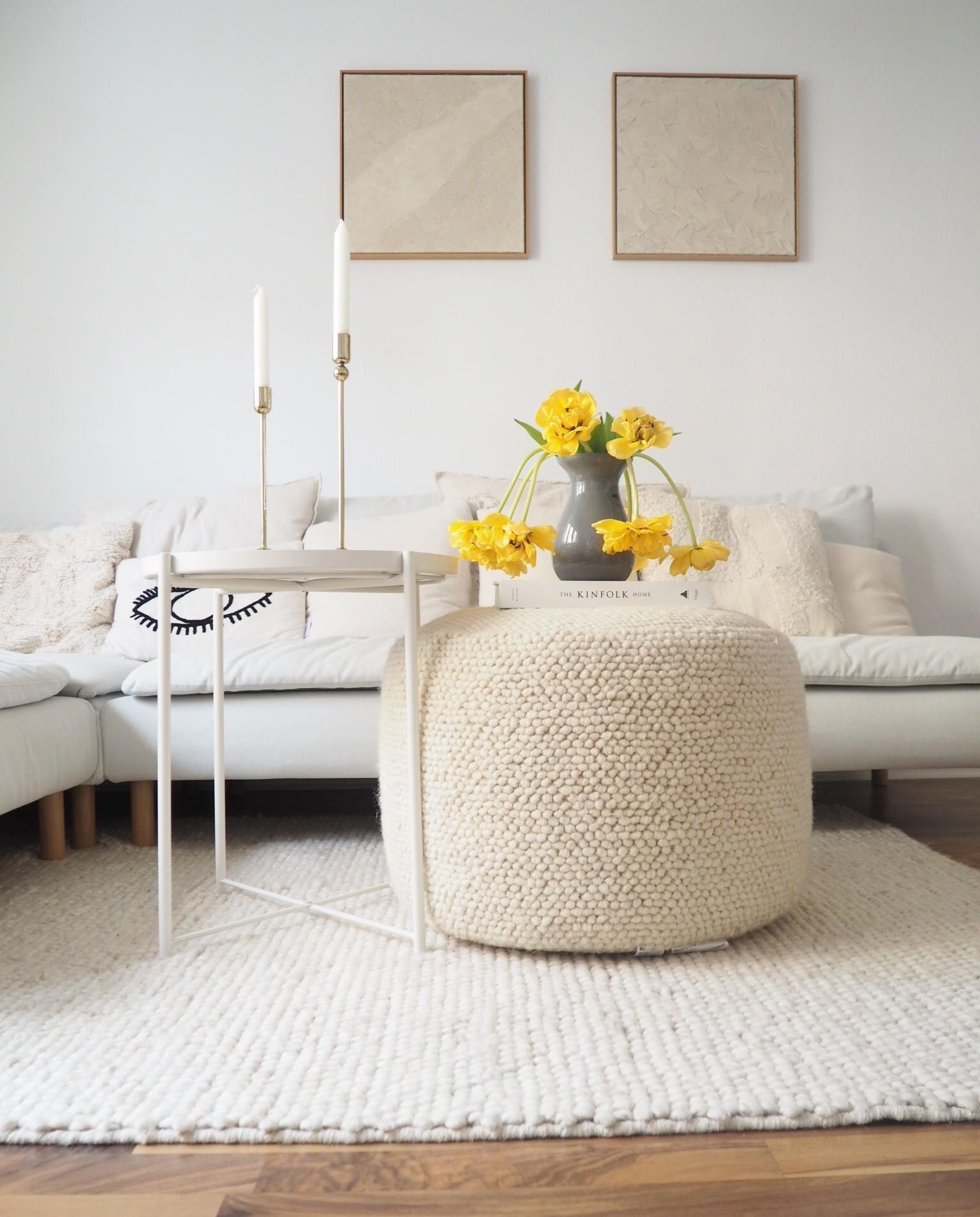 #couch #sofa #wandbilder #diy #tulpen #wandgestaltung #wohnzimmer #couchliebt 
