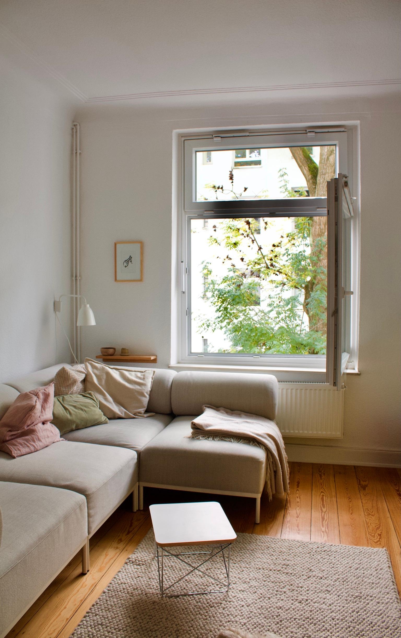 #couch #sofadesign #minimalism #wohnzimmer #beistelltisch #vitra 