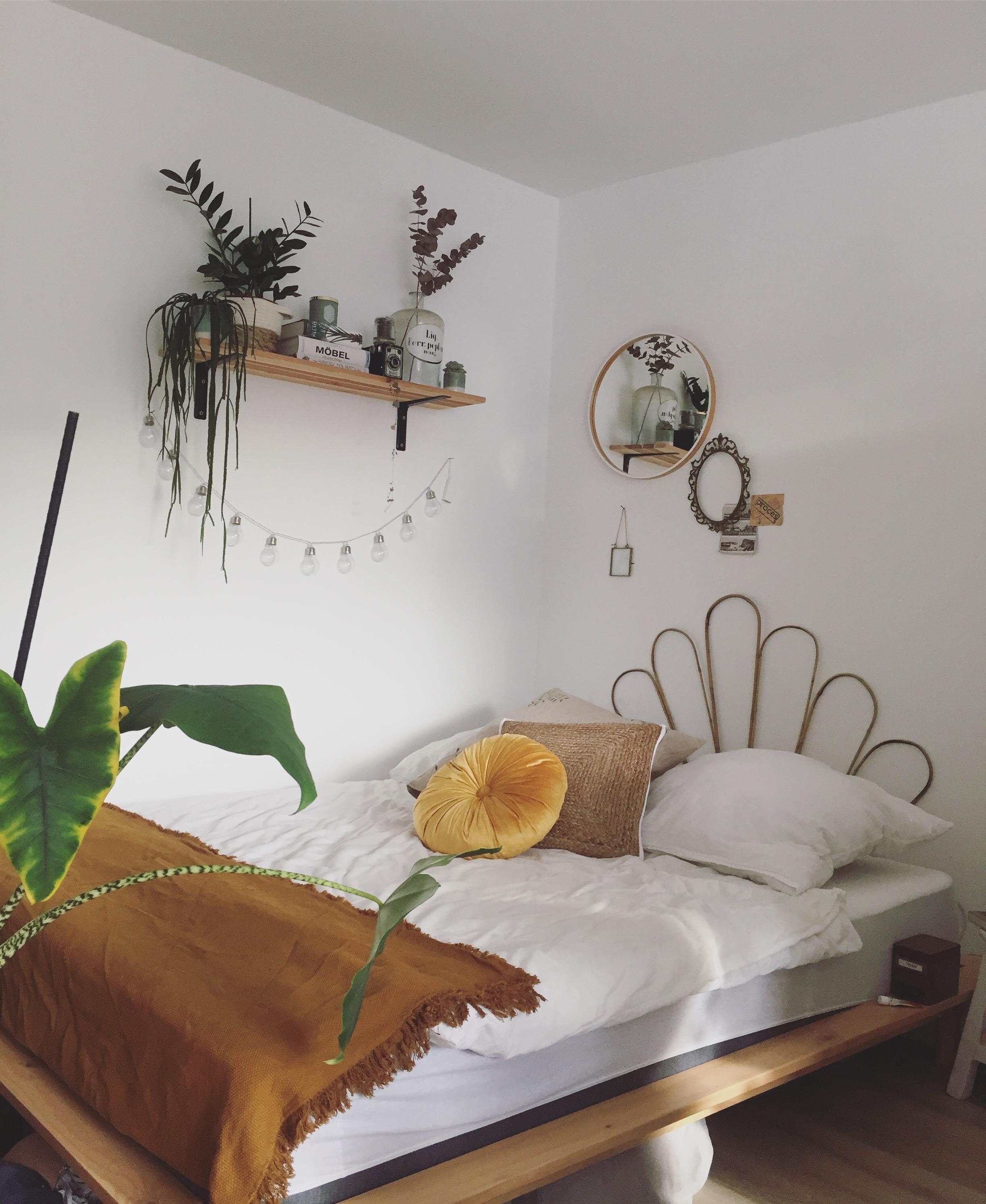 Cozy Bedroom 
#bedroom #hyggehome #plantlover 
#cozy #interior 