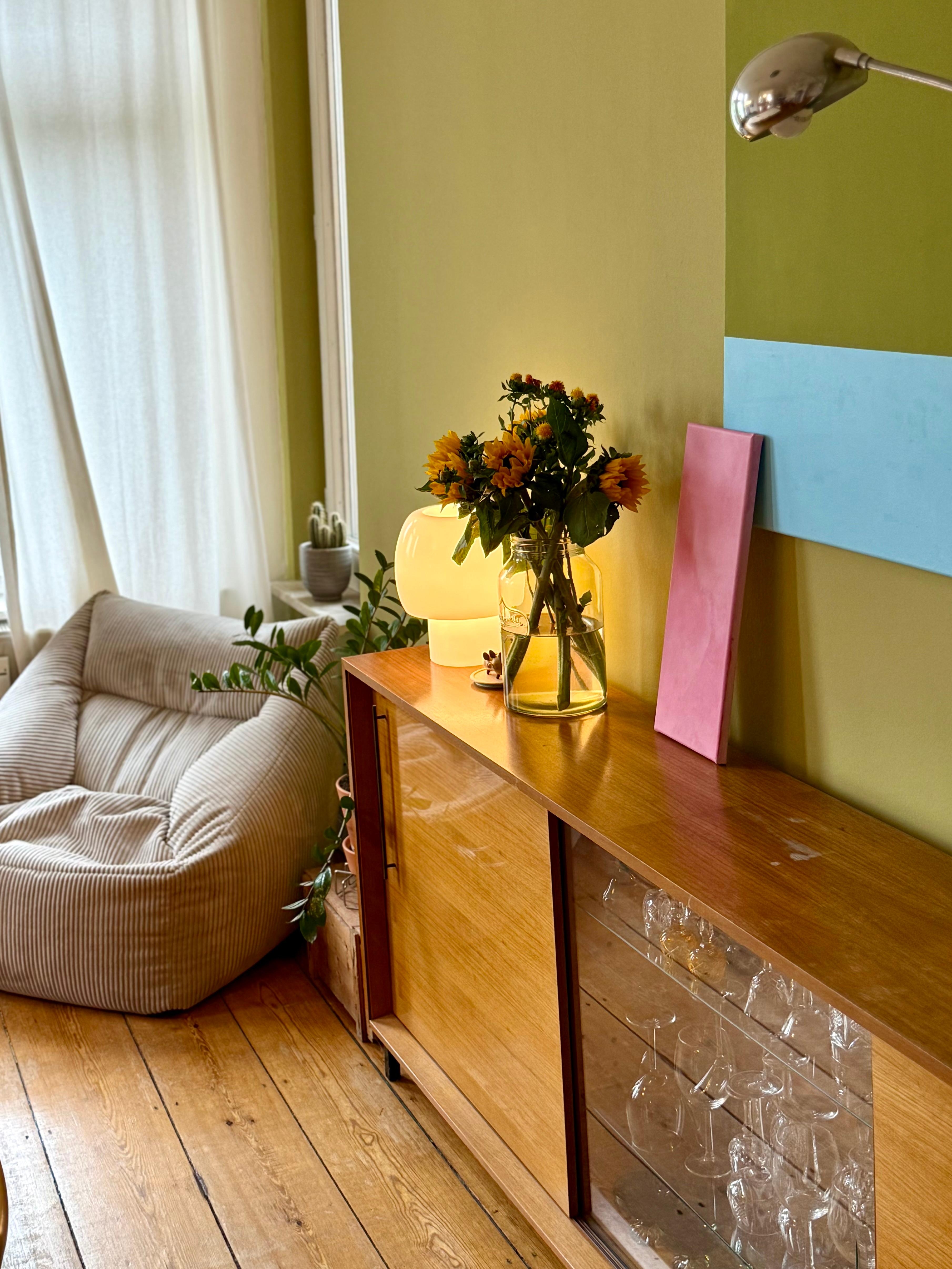 Cozy Corner 

#colorful #leseecke