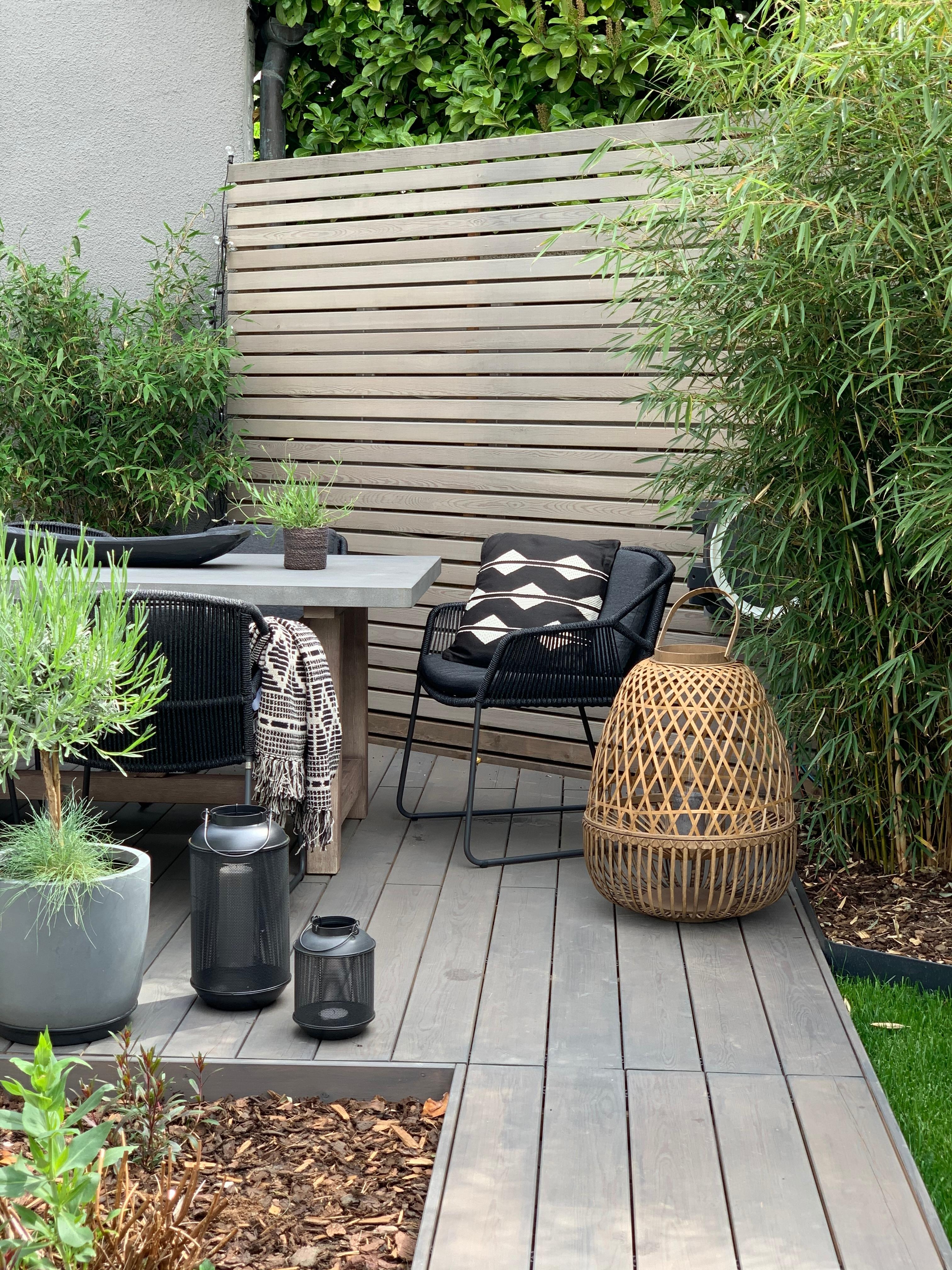 Cozy Gartenzeit...
#garten #sommer #terrasse #terrassenmöbel #holzterrasse #lounge #gartenmöbel #gartenzaun #bambus