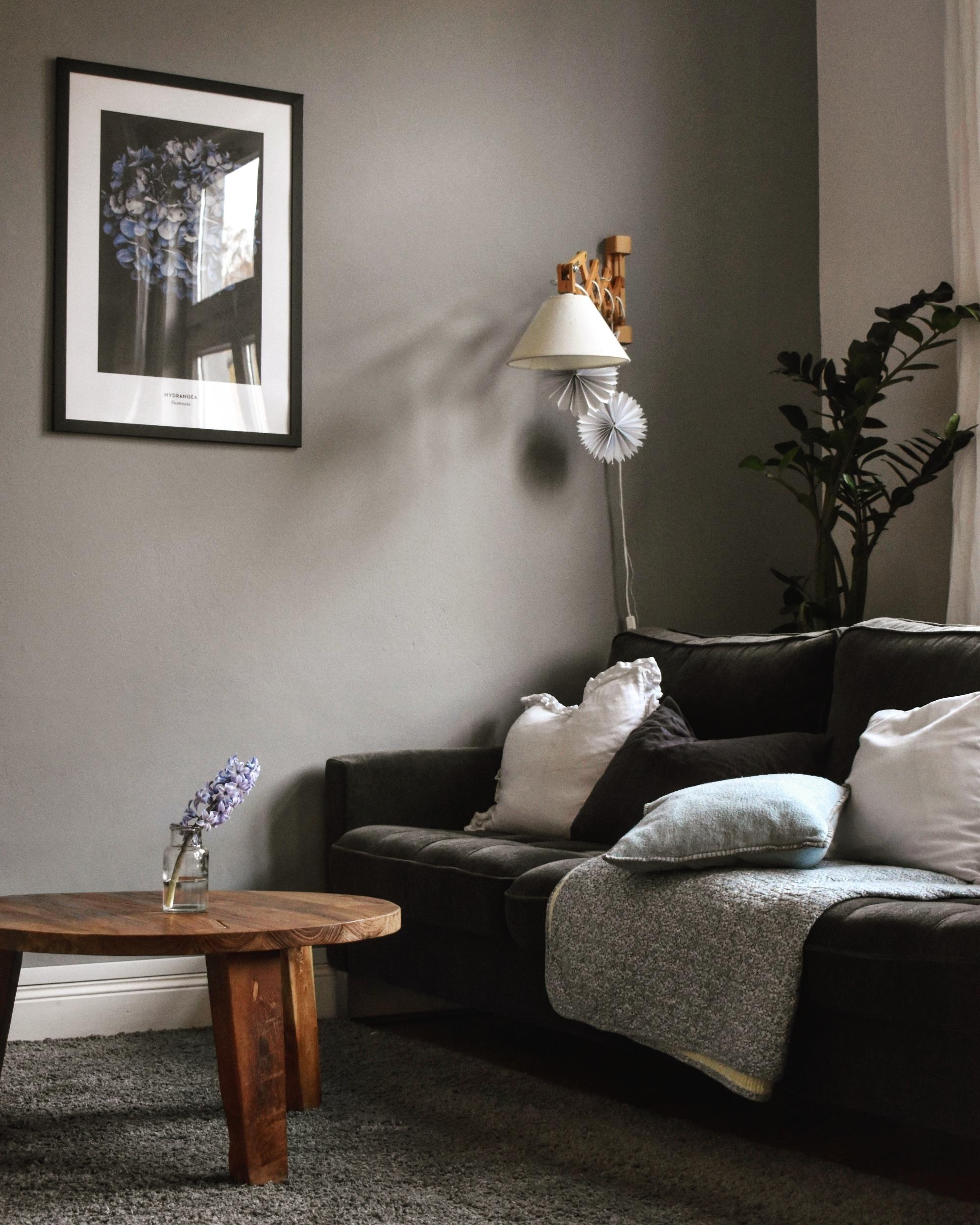 Cozy time
#wohnzimmer #cozy #couch #altbau #altbauliebe 