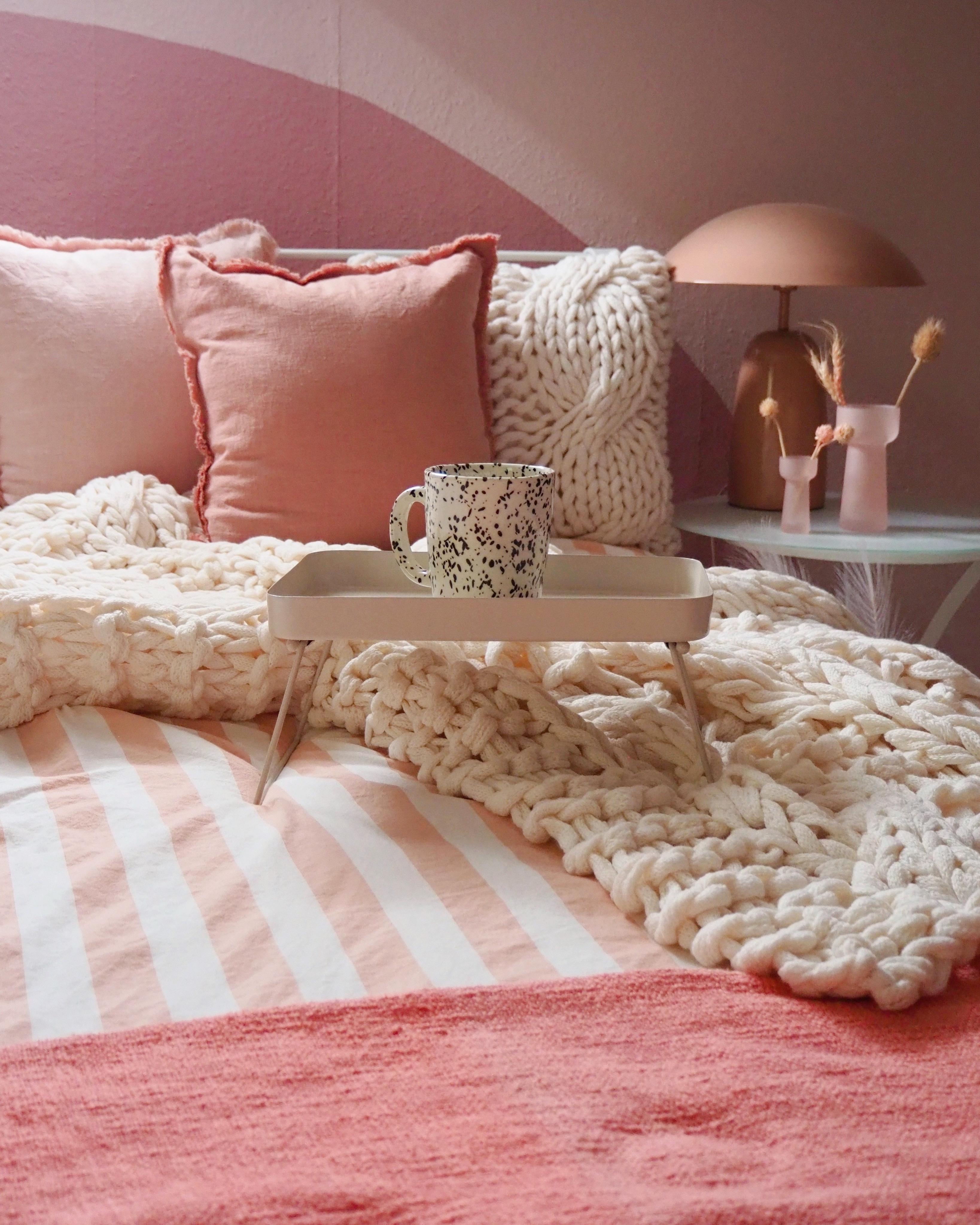 COZY WEEKEND #bedstyle #schlafzimmer #colourfulhome #pink #cozyhome #cozyautumn #hyggehome
