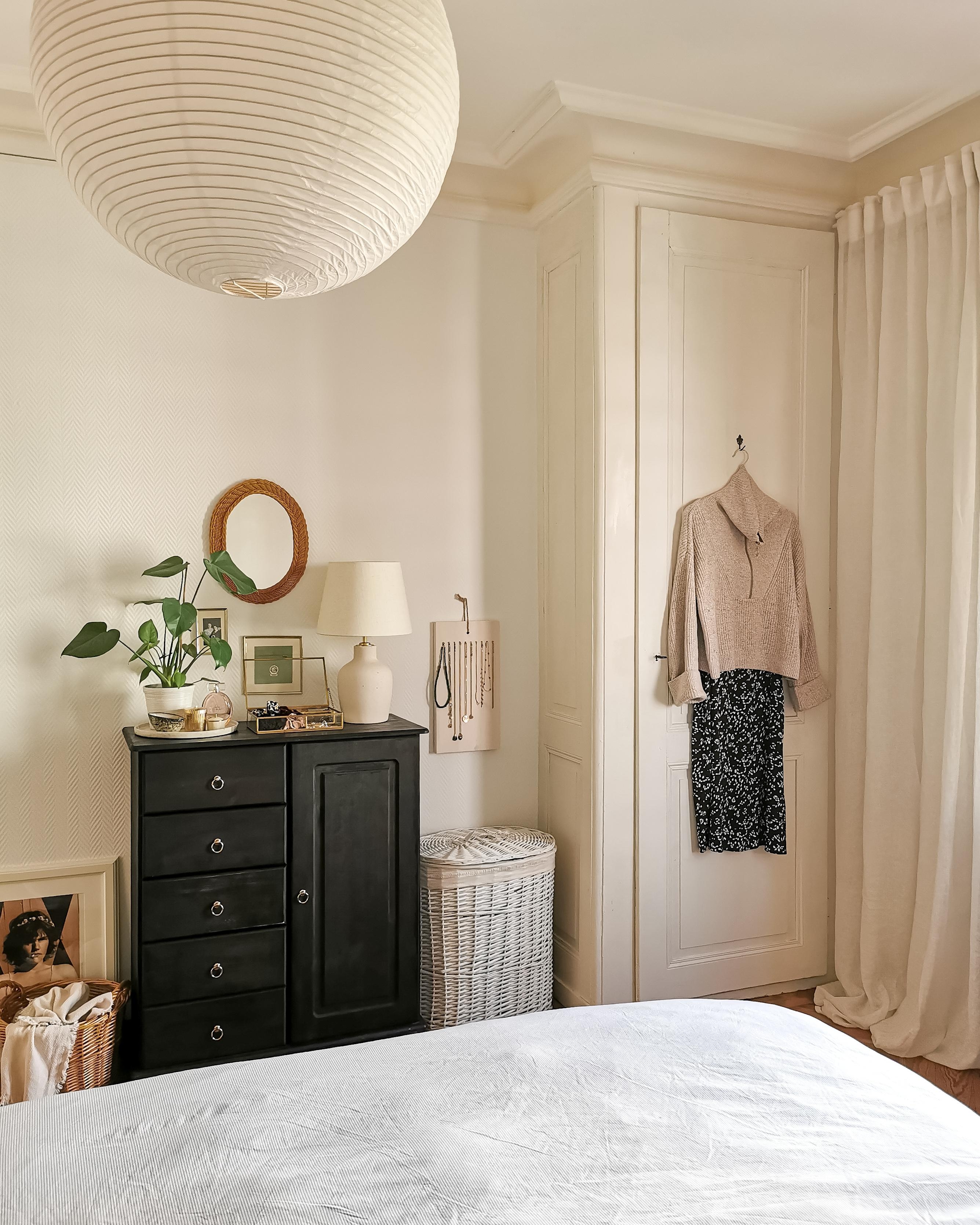 Cozy white bedroom 🤍🌿 #schlafzimmer #weiß #kommode #haydesign 