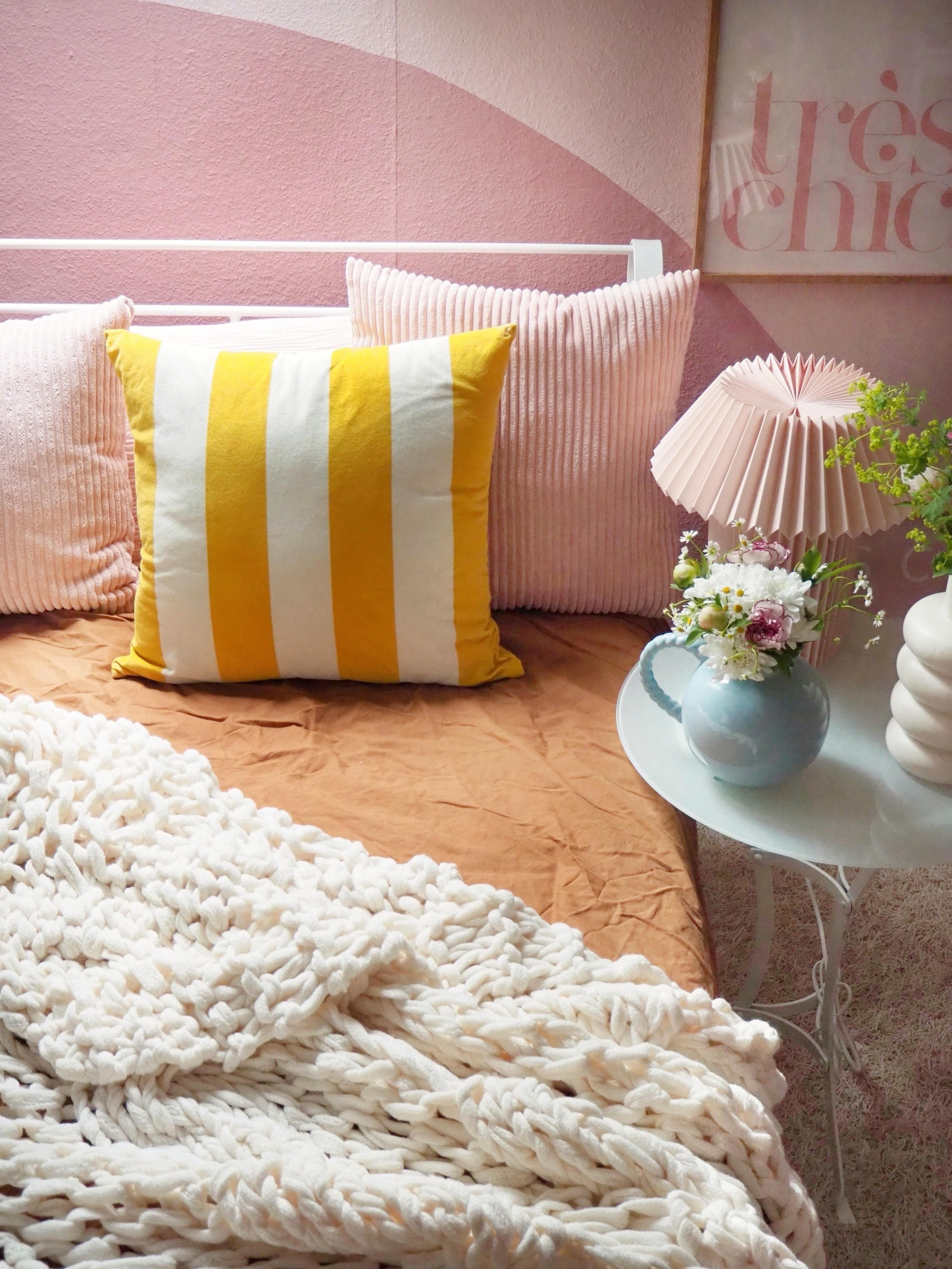 COZY.BDRM #cozyhome #bedroom #stripes #pastelcolours #streifenliebe #colourfulhome