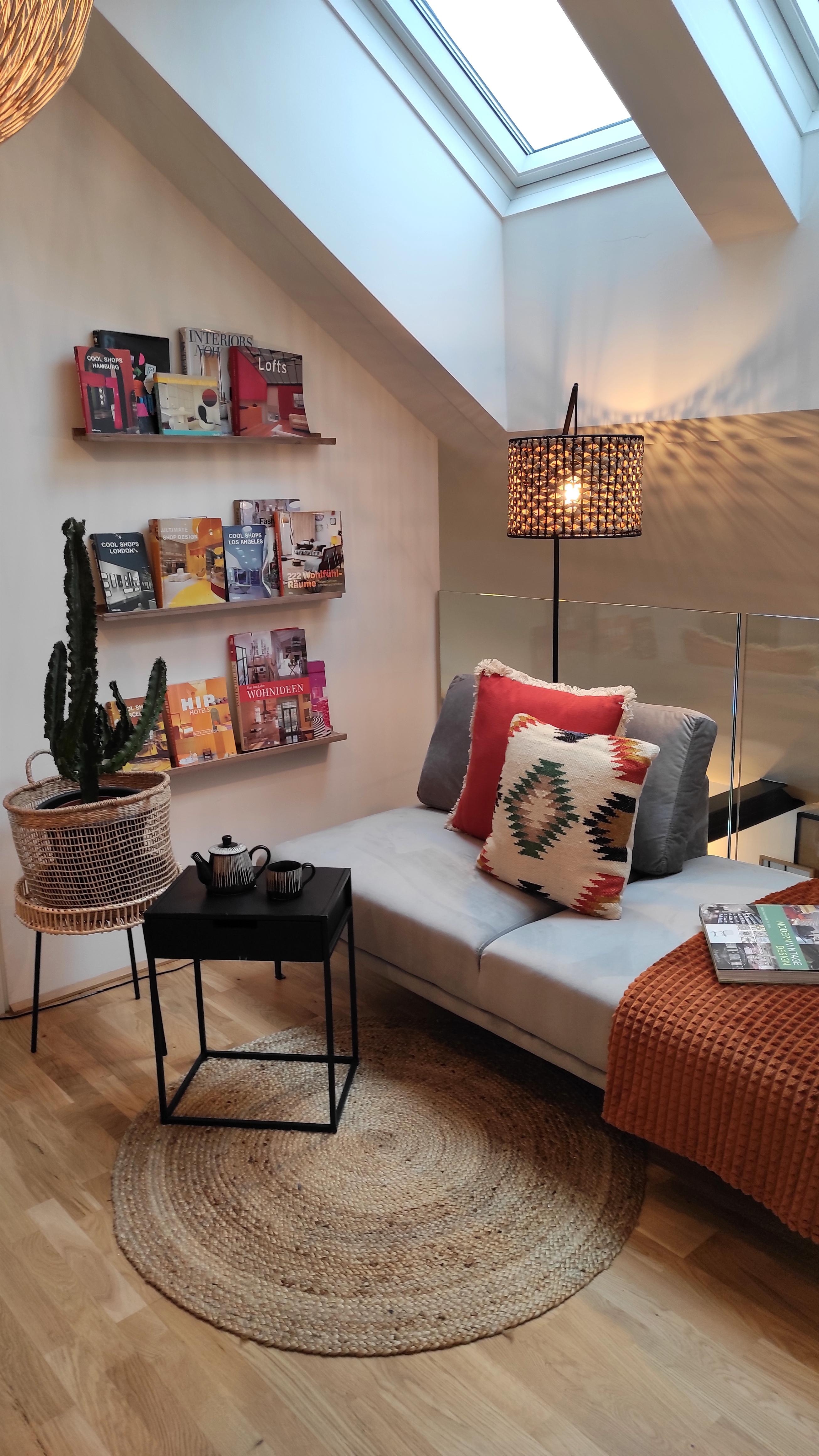 #cozyhome #bookcorner #herbstelt #teatime #lesen #chillen #hygge #design #furniture #home #living