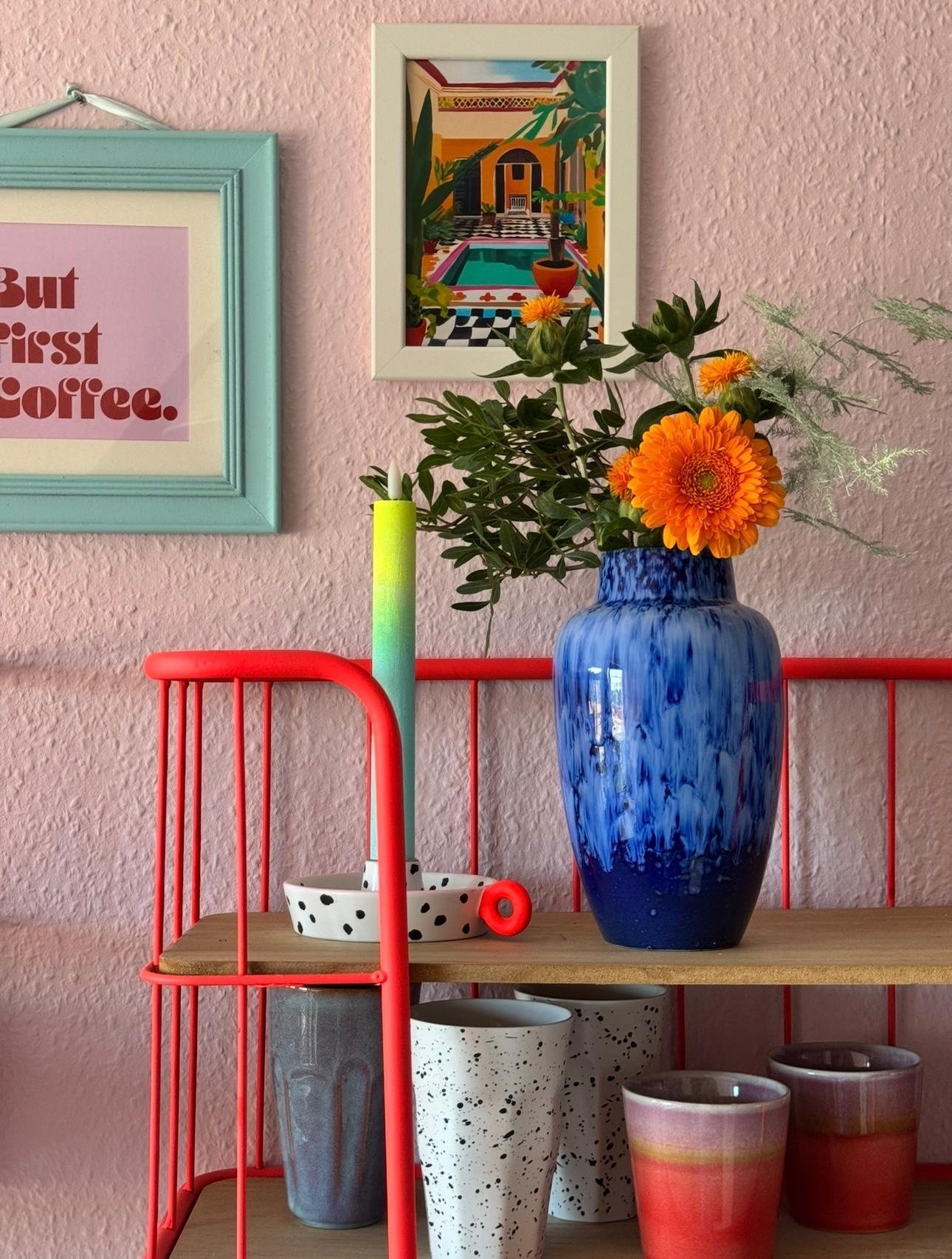 #Cozytime zum #Wochenende 
Grüße aus der #Küche 
#Blumenliebe
#Vintage trifft #Farbe & #Dekoliebe