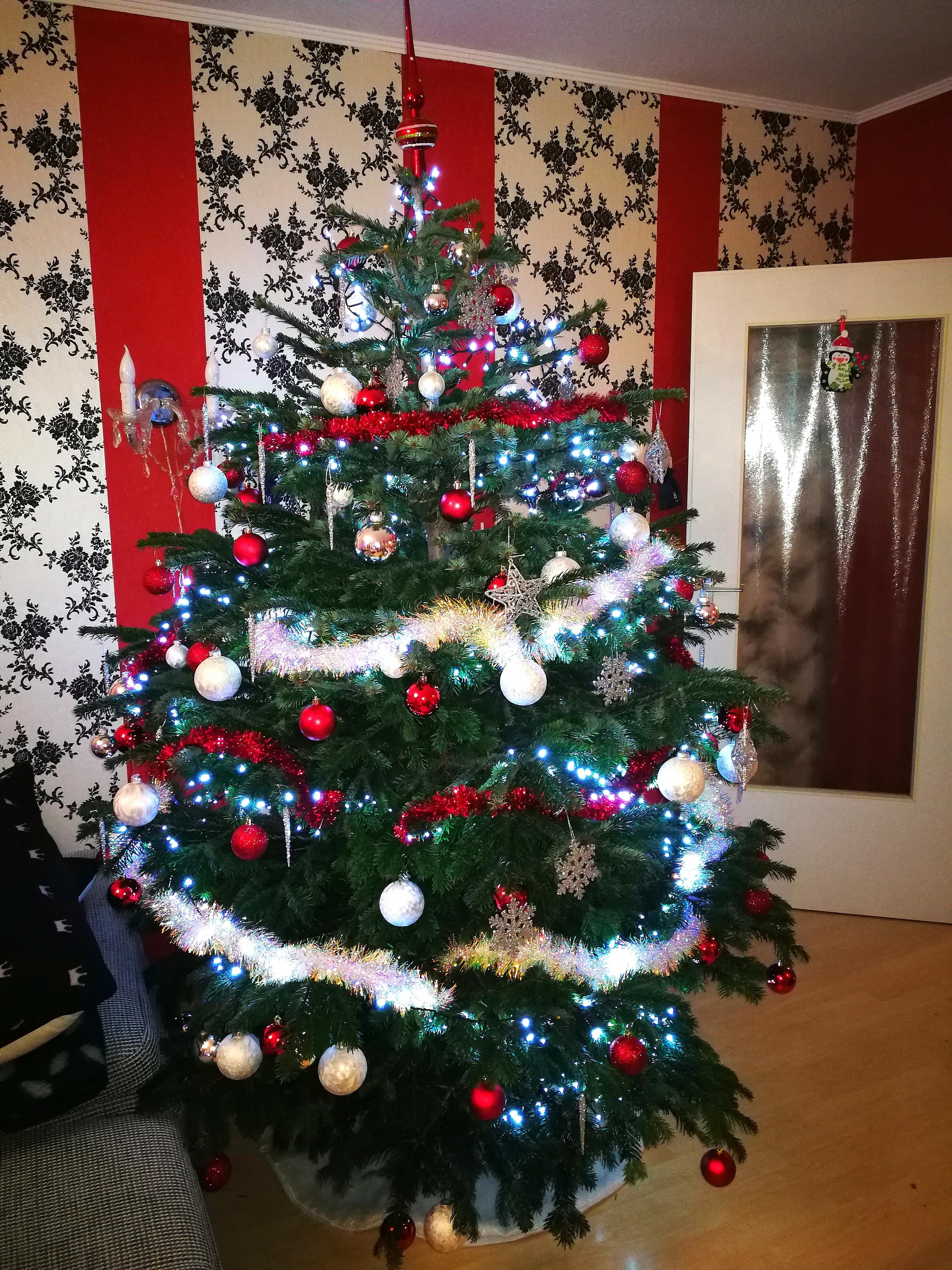 Da steht er nun...
#Weihnachtsbaum
#christmas 
#WEIHNACHTEN 
