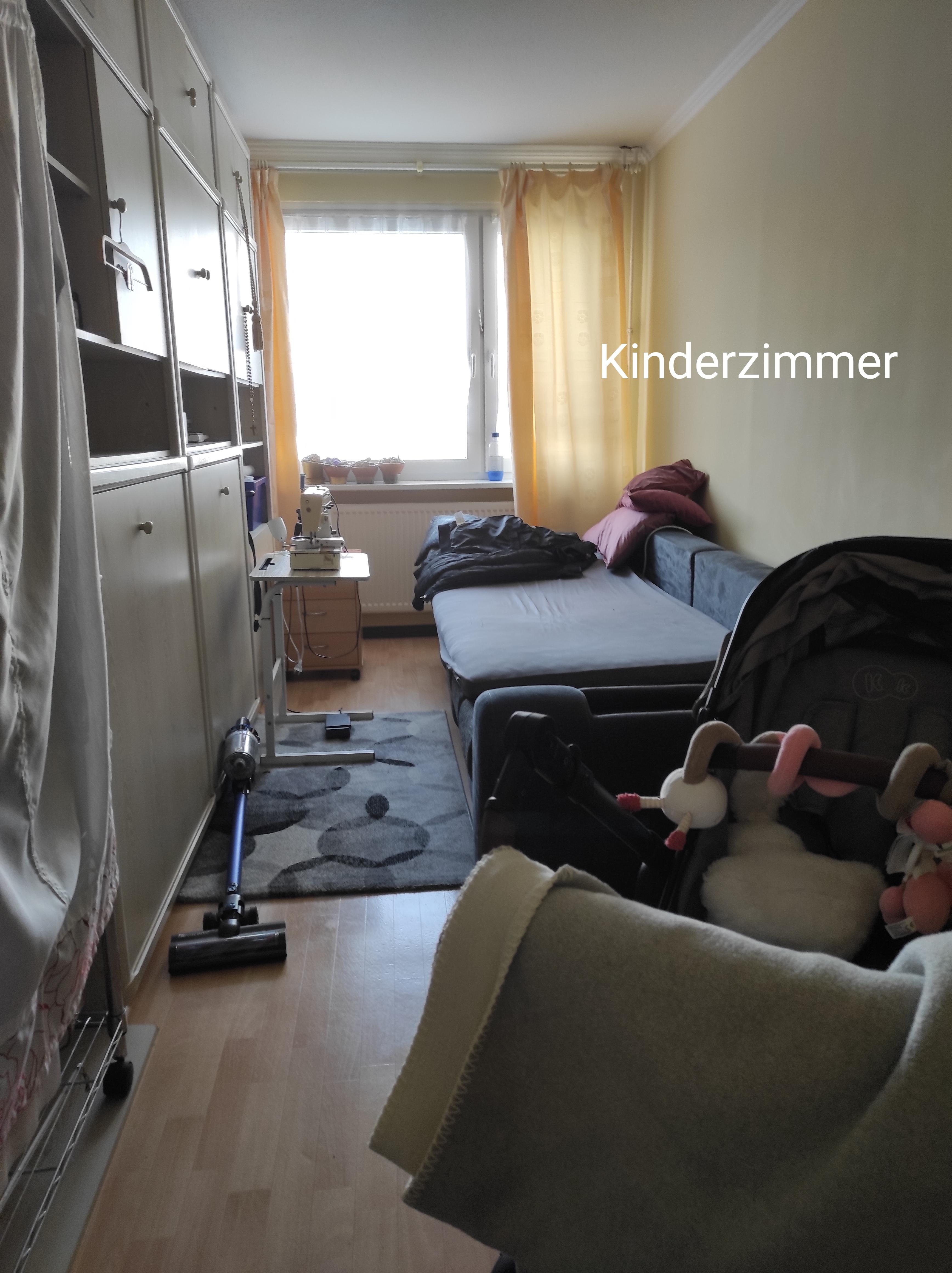 Damals Kinderzimmer , heute u.a. Nähzimmer, Abstellzimmer 