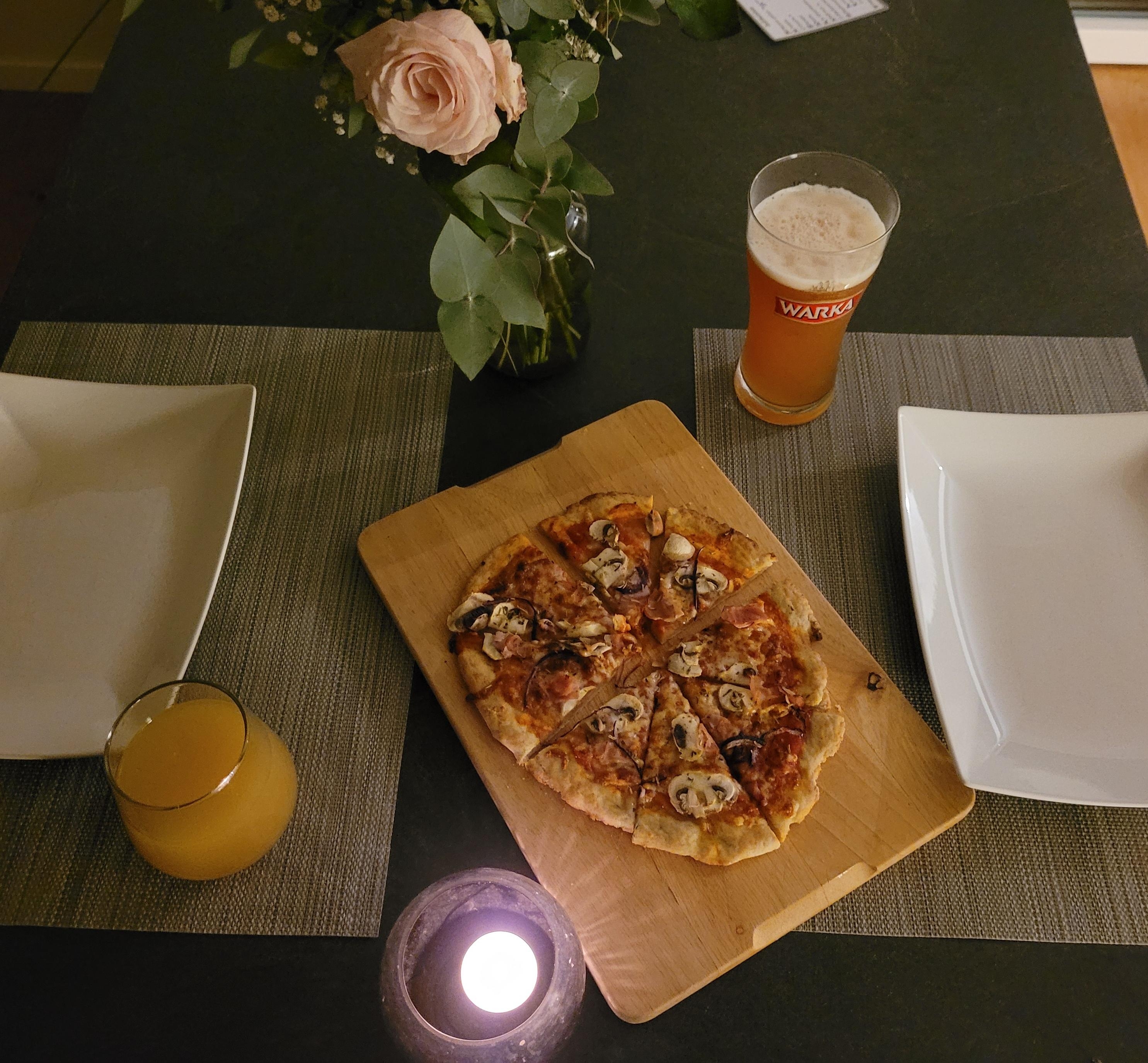 Das alte Jahr wird mit einer selbstgemachten Pizza verabschiedet!
#glutenfrei #lecker #Silvester
