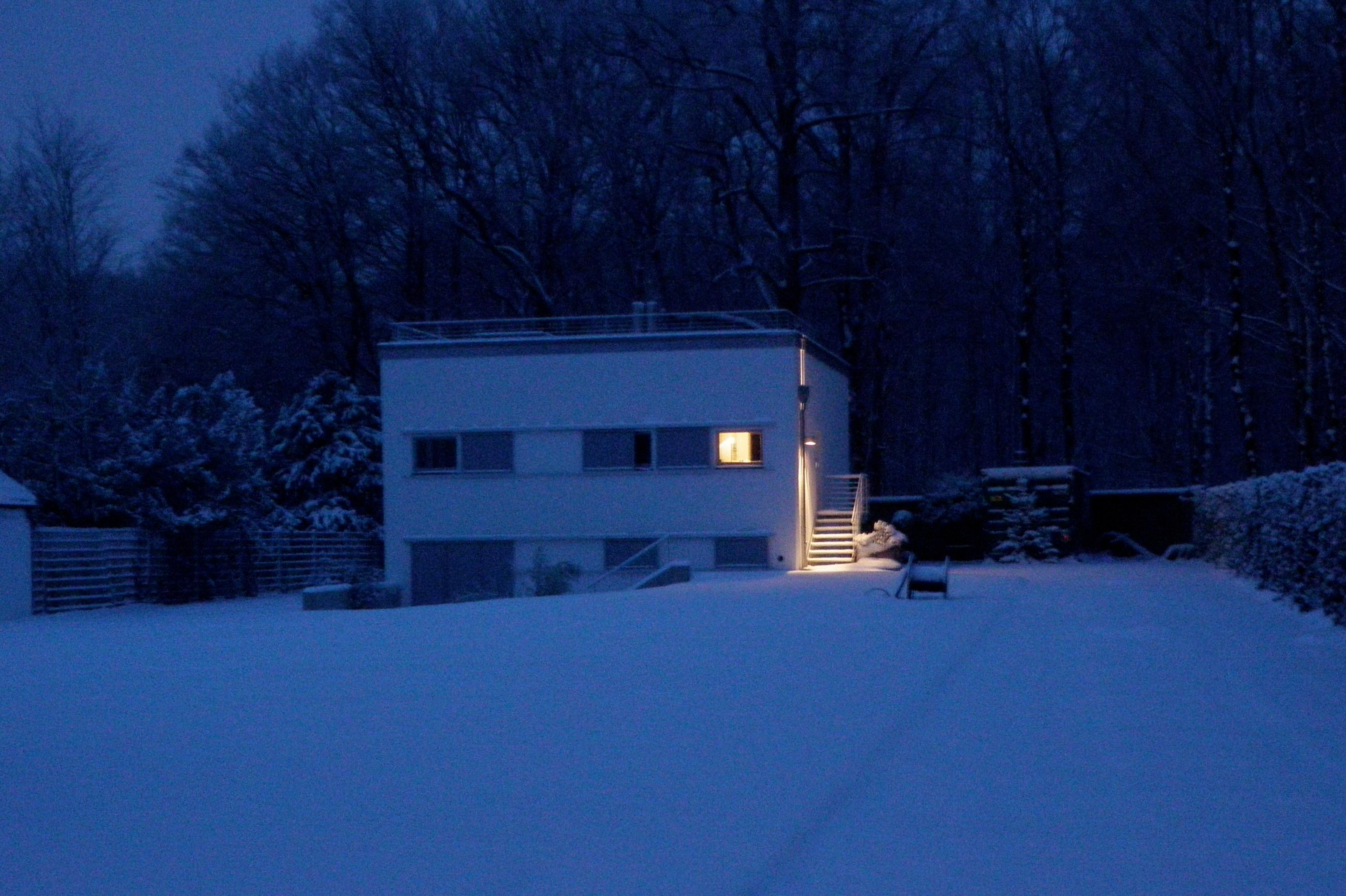 Das Ateliergebäude - Außenansicht bei Nacht. #altbau ©Bernd Lietzke