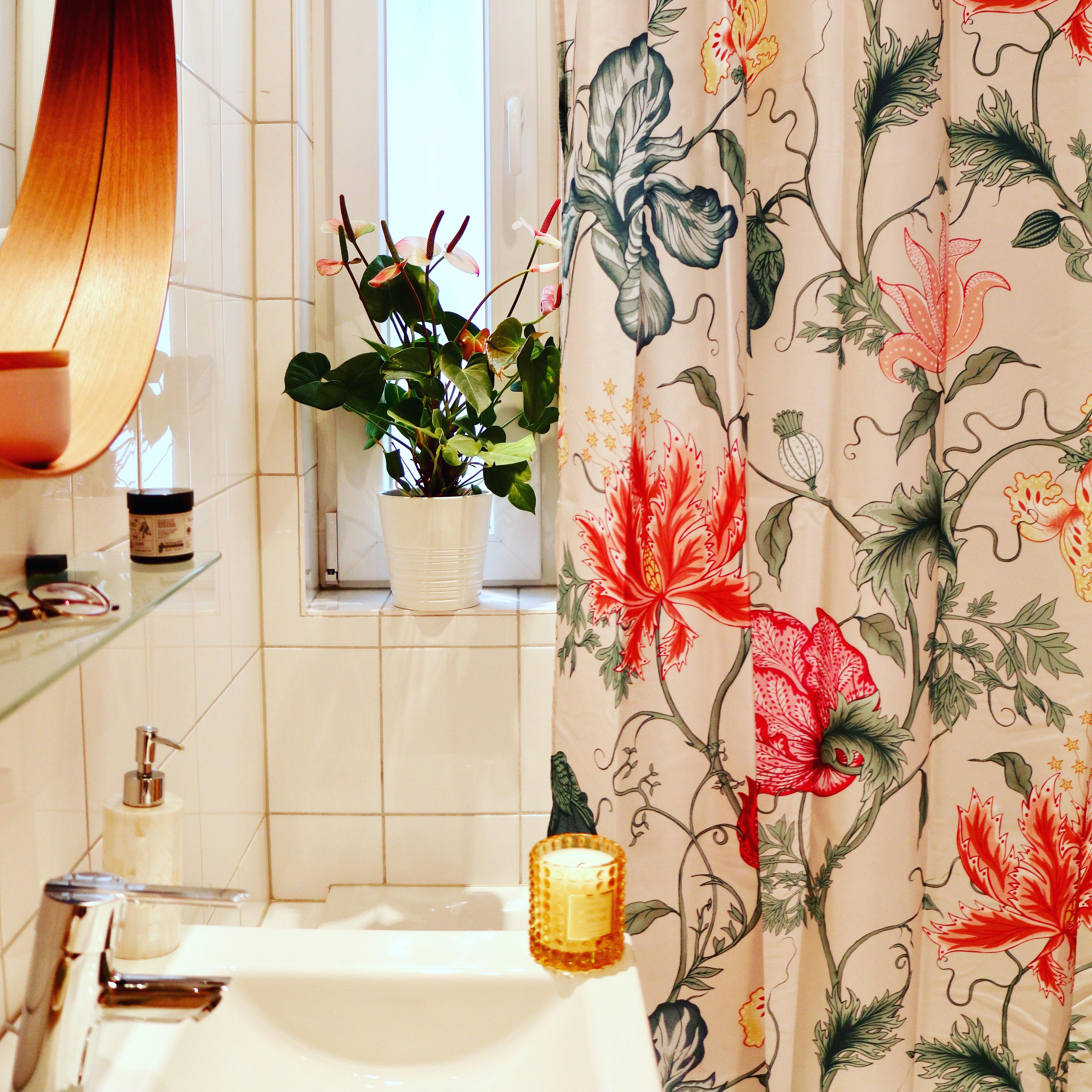 Das #Badezimmer hat jetzt auch seinen Frühlingslook.
#Frühlingsdeko #Blumenliebe #Für mehrfarbeimbad