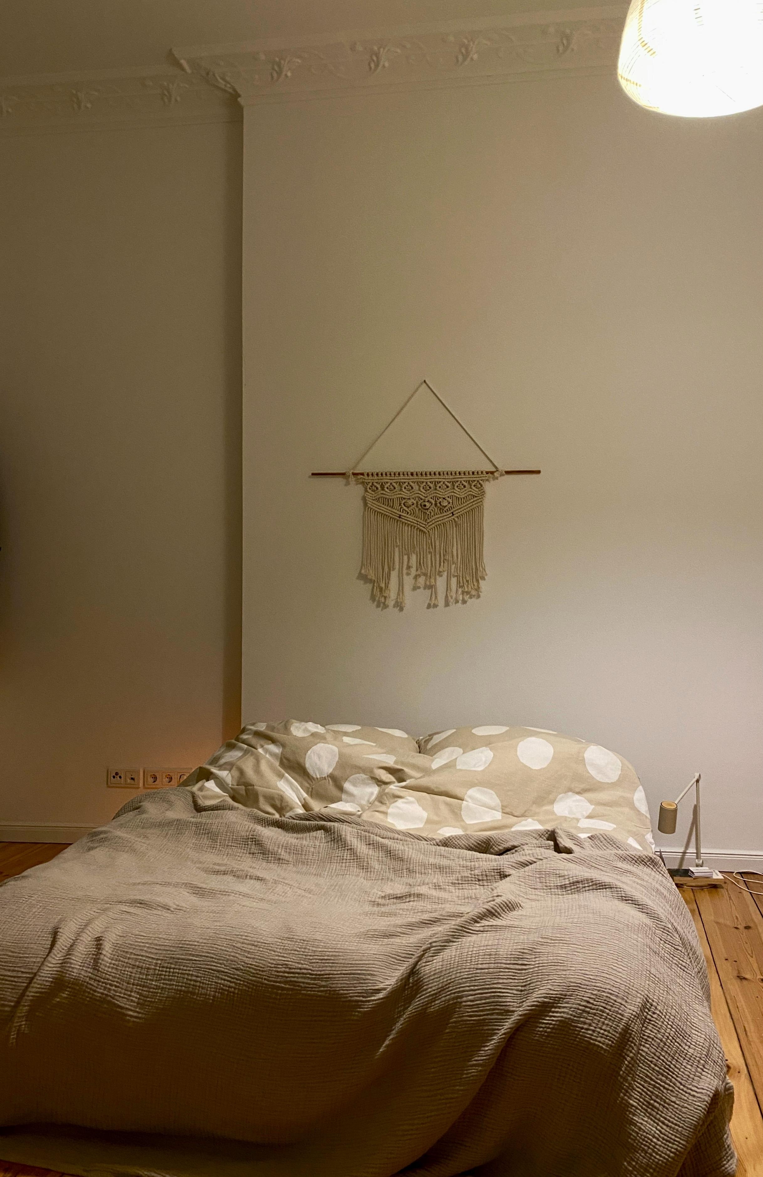 Das frischbezogene Bett. 
Wer liebt es nicht? 

Gute Nacht ✨
#bedroom #cozy #hygge #altbau #couchstyle 