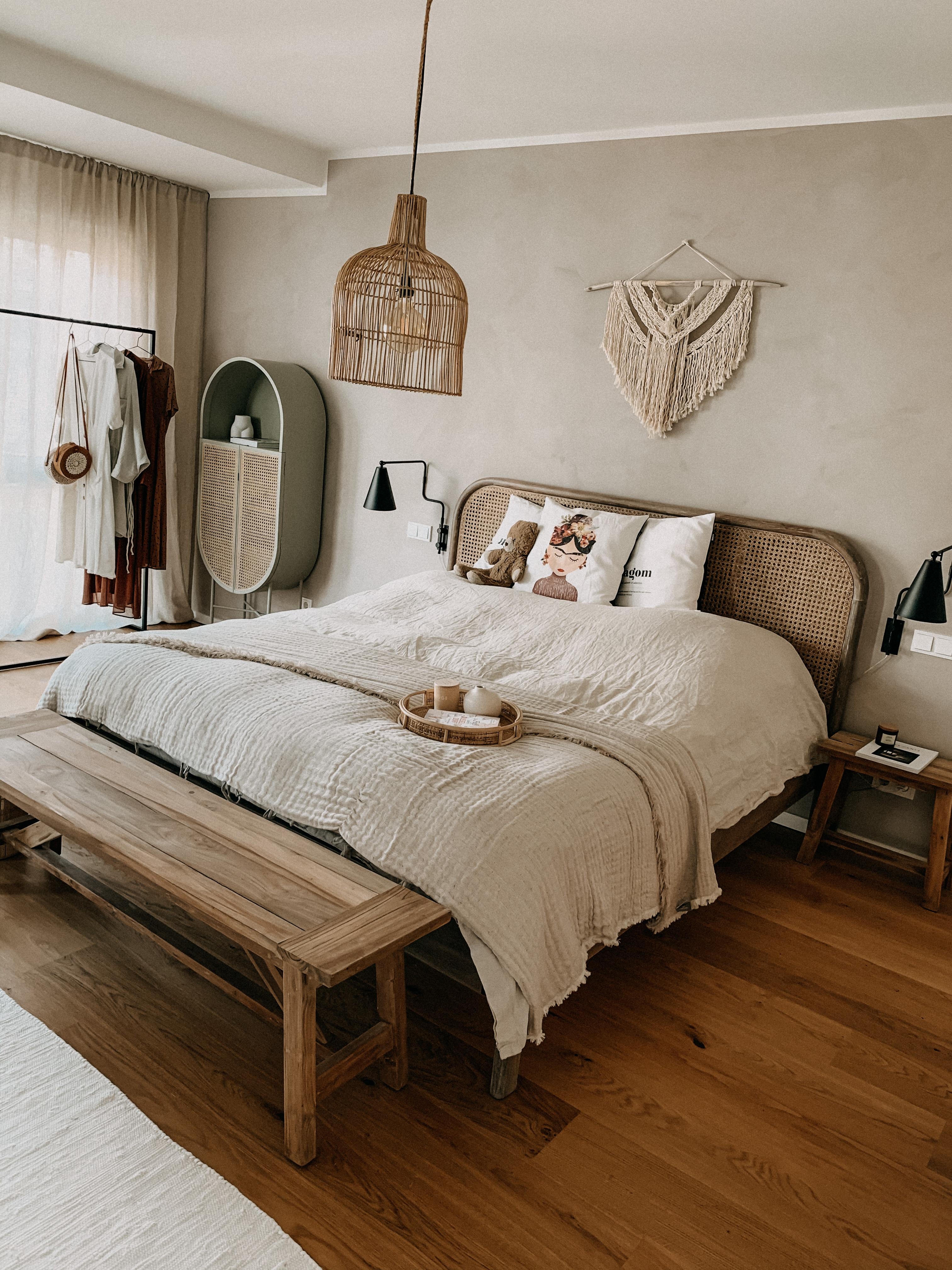 Das ist das gemütlichste Schlafzimmer in dem ich je geschlafen habe. 🤍 🙏🏼 #bedroominspo