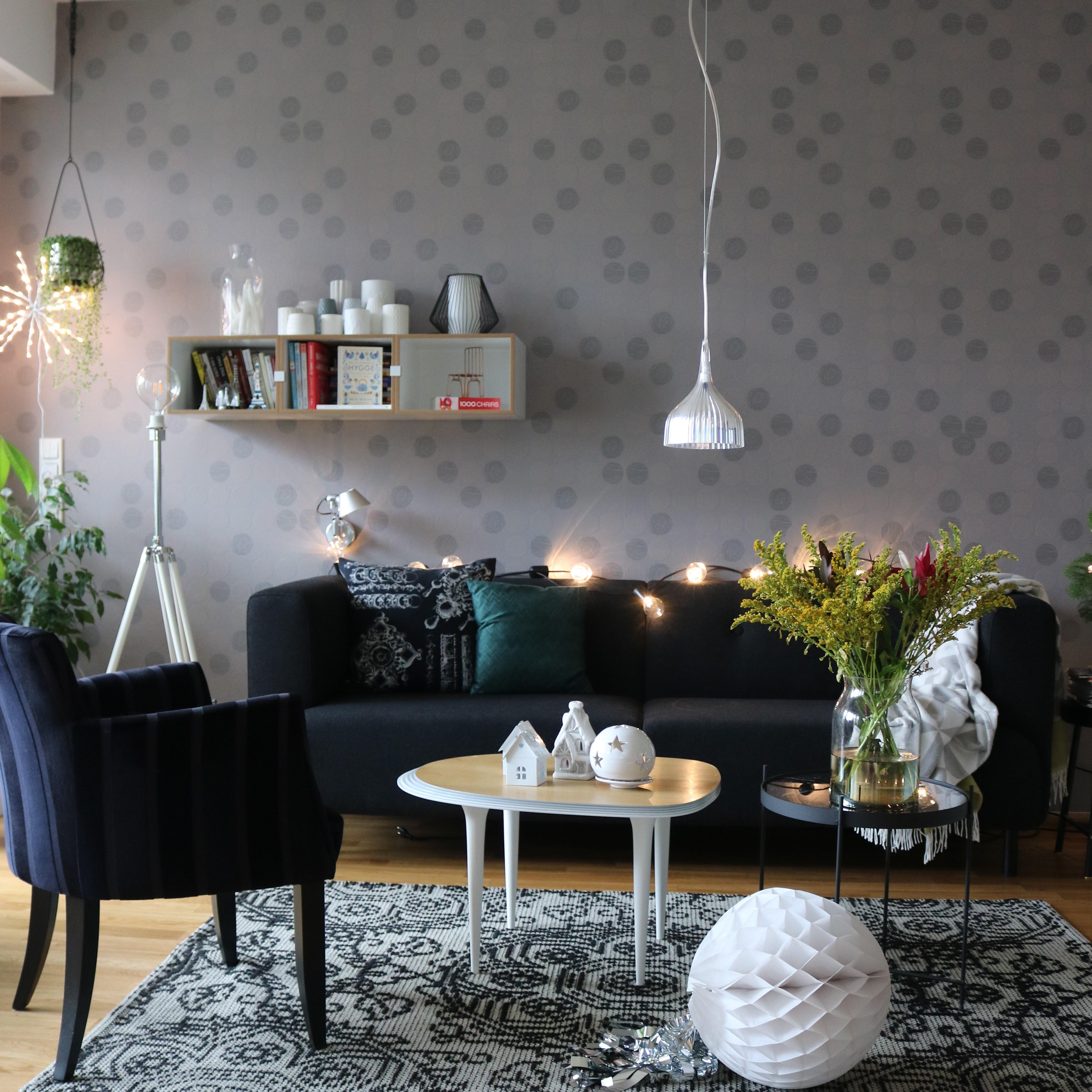 Das neue #sofa #schwarz #interior #cosy #grau #hygge #retro