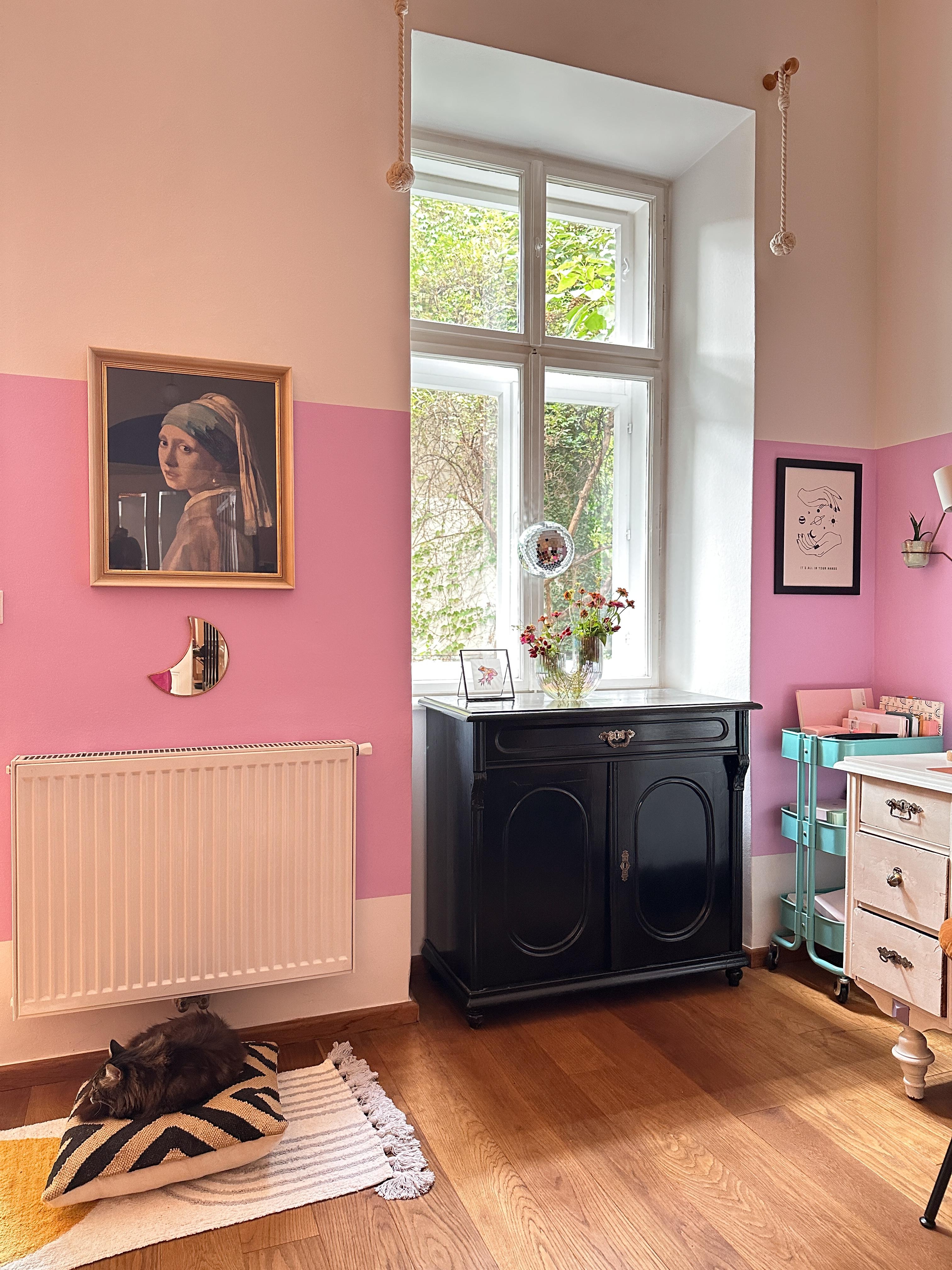 das pinkeste Pink 😊

#pink #rosa #Altbau #schwarz #vintage #bunt #fenster #diy #farbenfroh