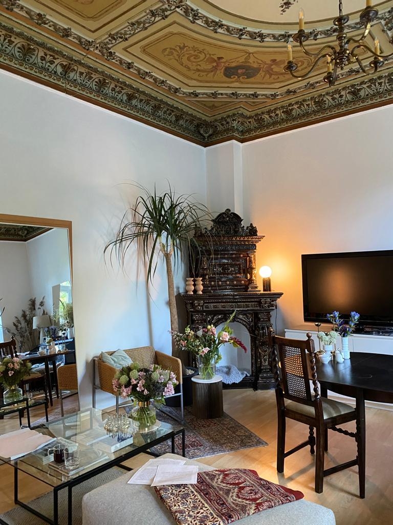 Das #Wohnzimmer ist das absolute Herzstück unserer Villa Magnolia. Die #Deckenmalerei erinnert an alte Zeiten. #Interior