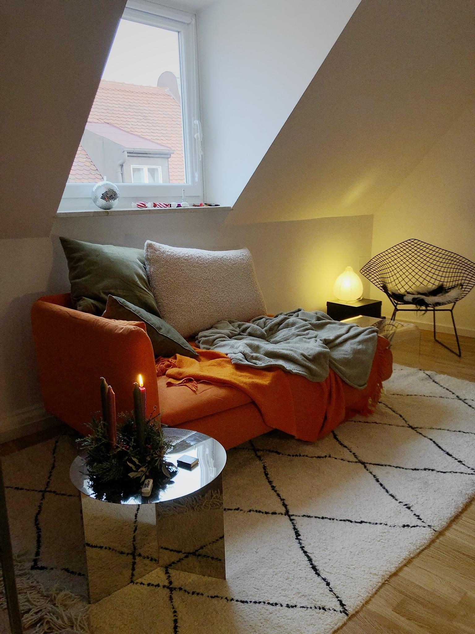 #december #moody #munich #apartment #interior #interiordesign #livingroom #wohnzimmer #smallapartment #couchstyle #klein