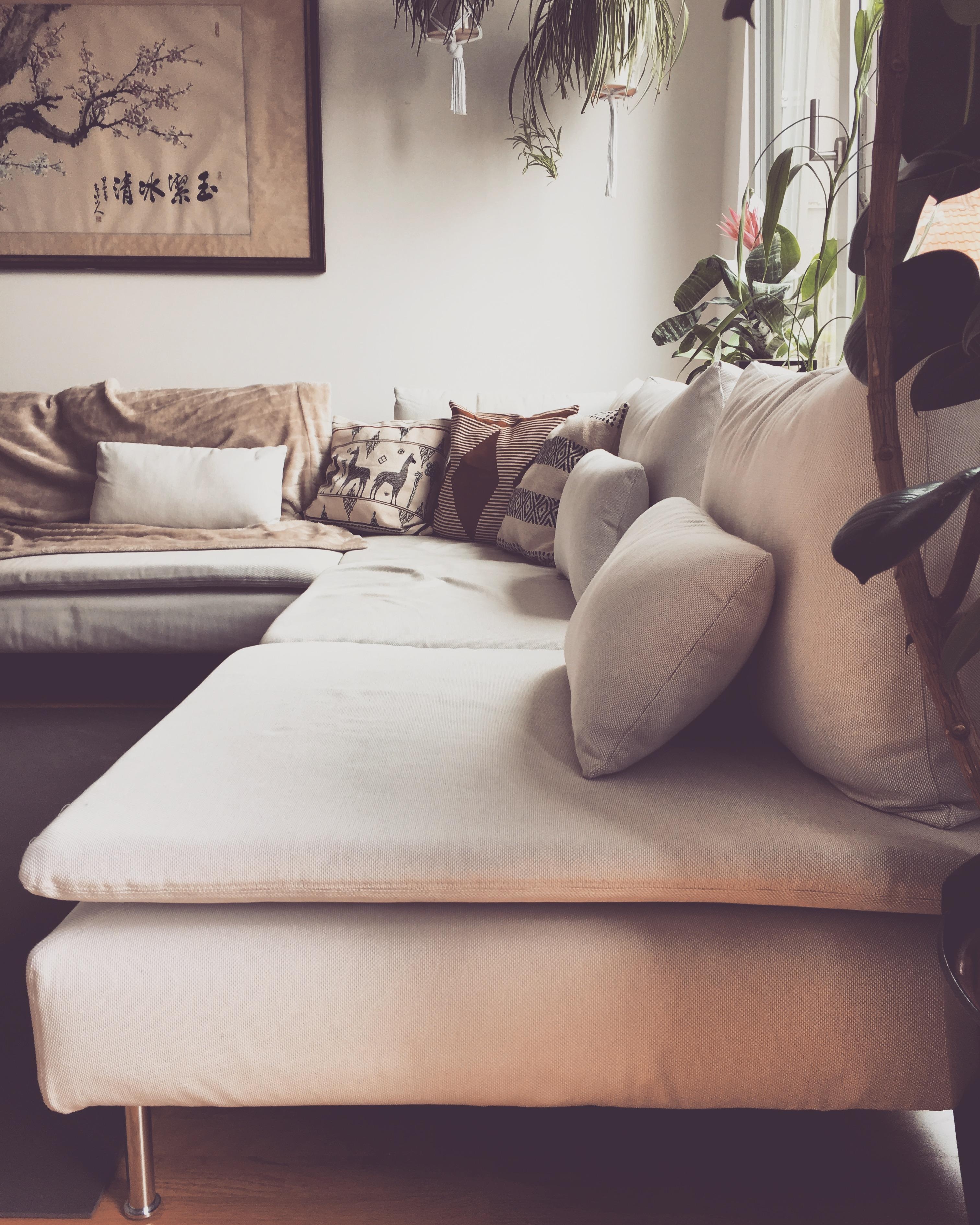 Definitiv meine Lieblingsecke #scandinavianstyle #couch #boho #macrame #white #hygge