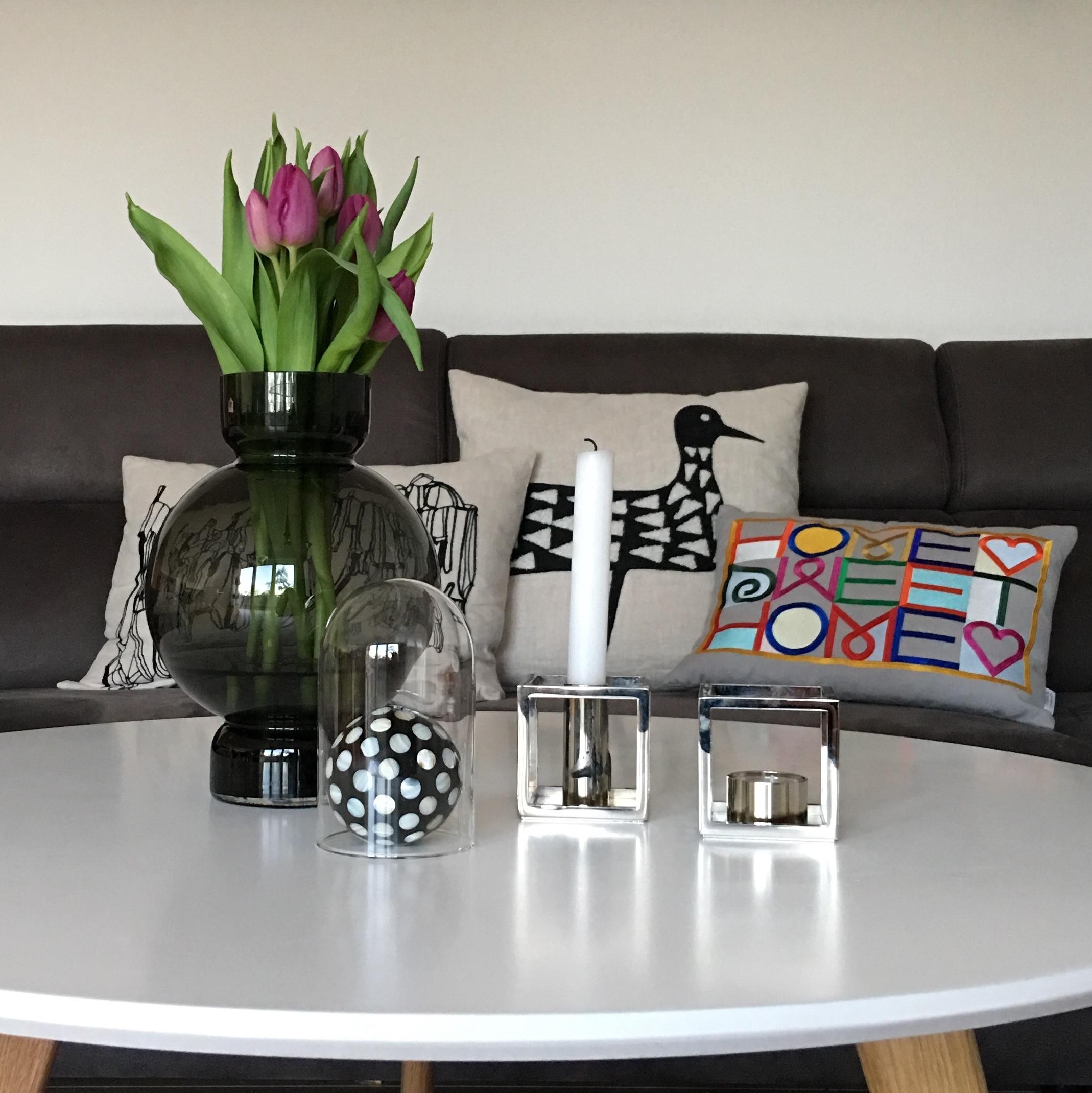 #dekoidee #dekoration #Zuhauseistesamschönsten #Homesweethome #tulpen #lieblingskissen 