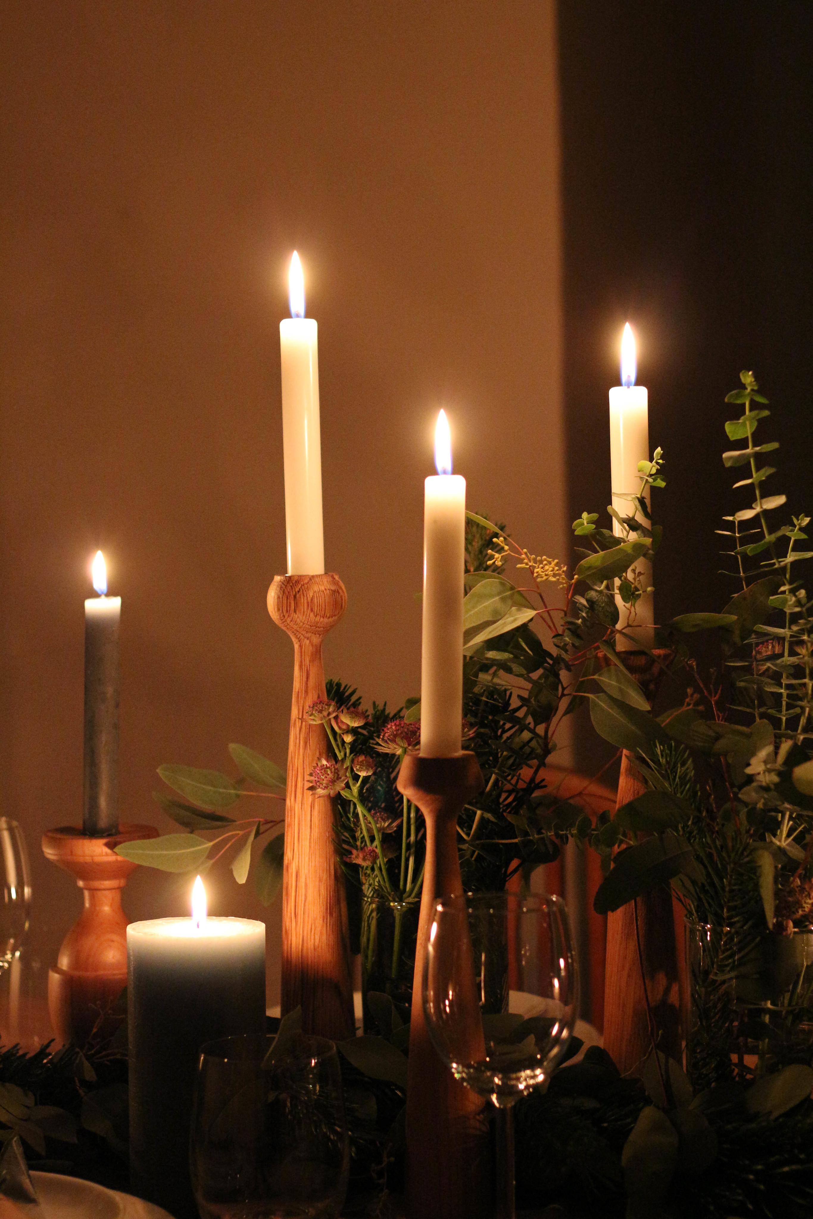 Dekorative Kerzenständer ROSE, LILY und TULIP von applicata (Bilder: Mintundmeer) #tischdekoration #weihnachtsstimmung