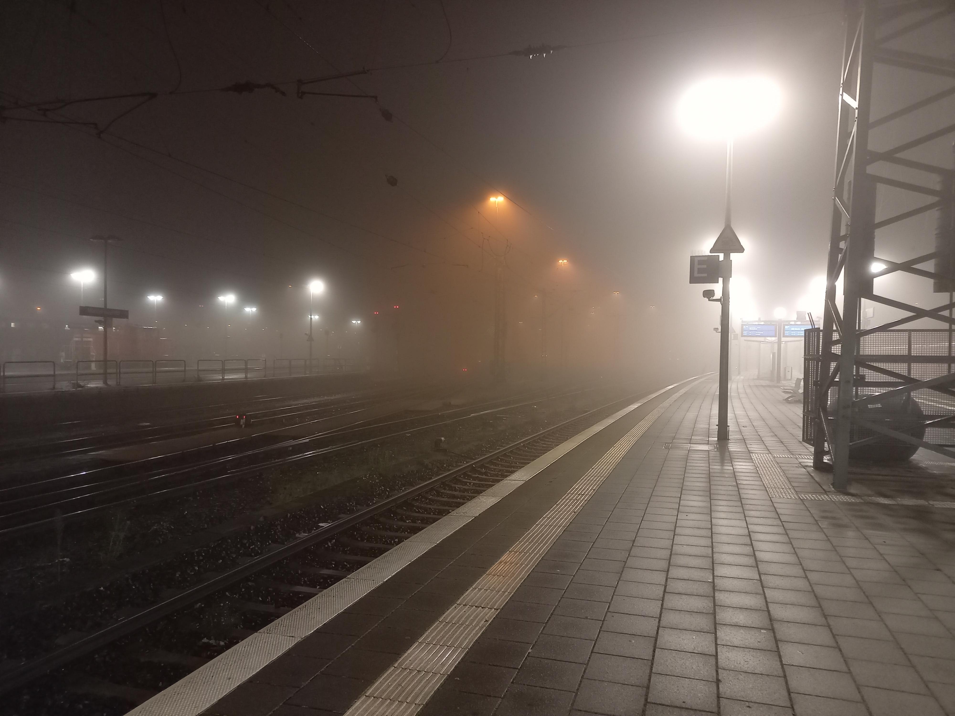 Der #Nebel verzaubert den Hauptbahnhof. 