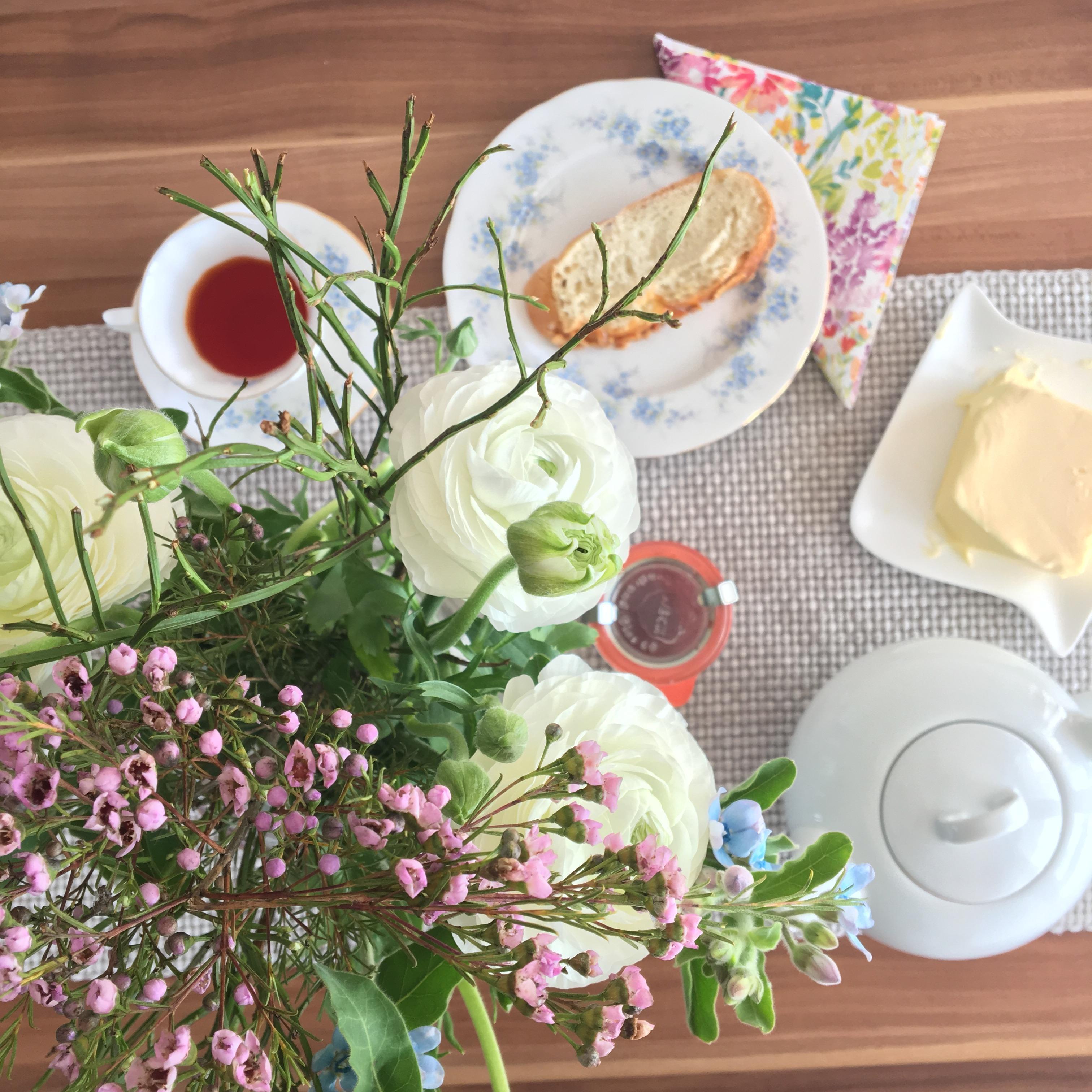 Der perfekte Start in den Tag 🤗
#sommerlieblinge #frühstückstisch #table #blumenstrauß #freshflowers