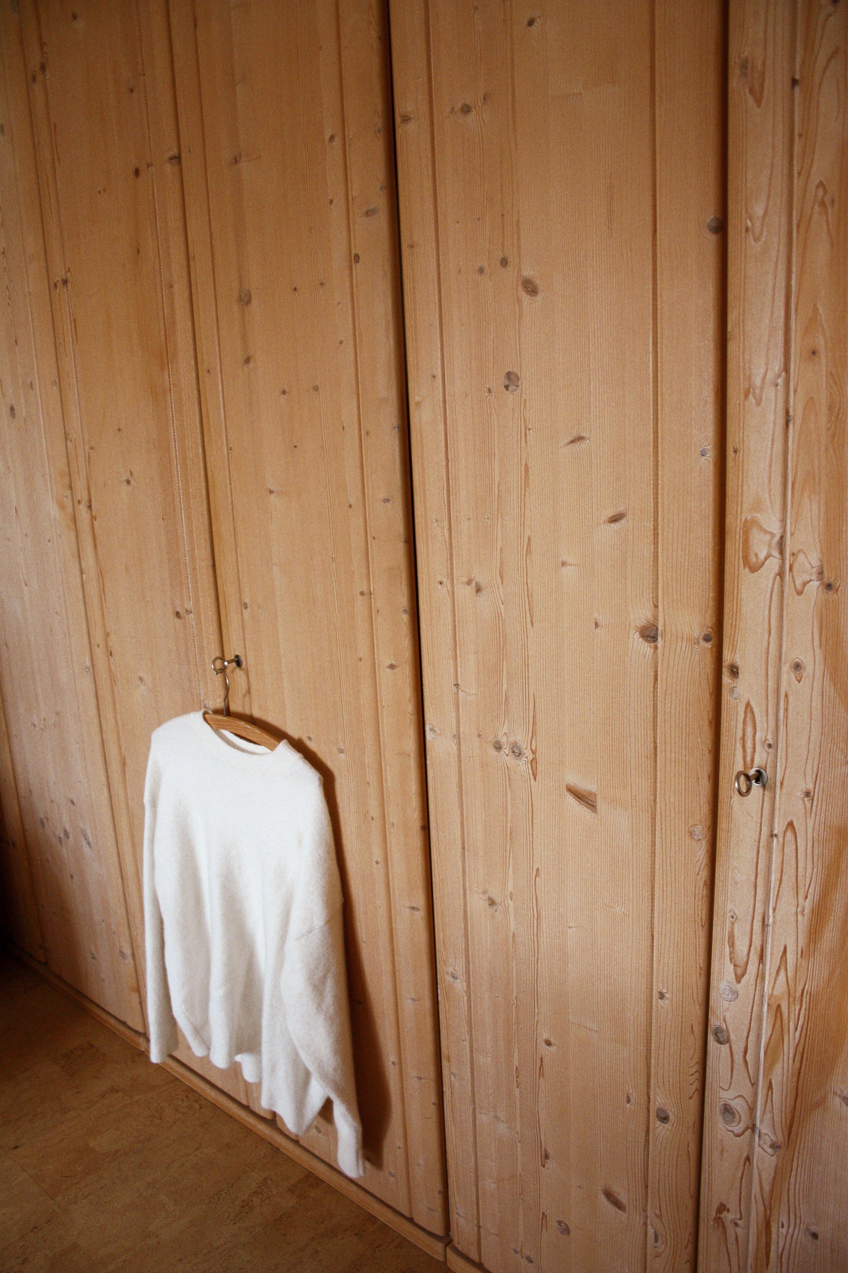 Der Schrank bietet genug #Stauraum für unsere Kleidung. 👕

#livingchallenge 