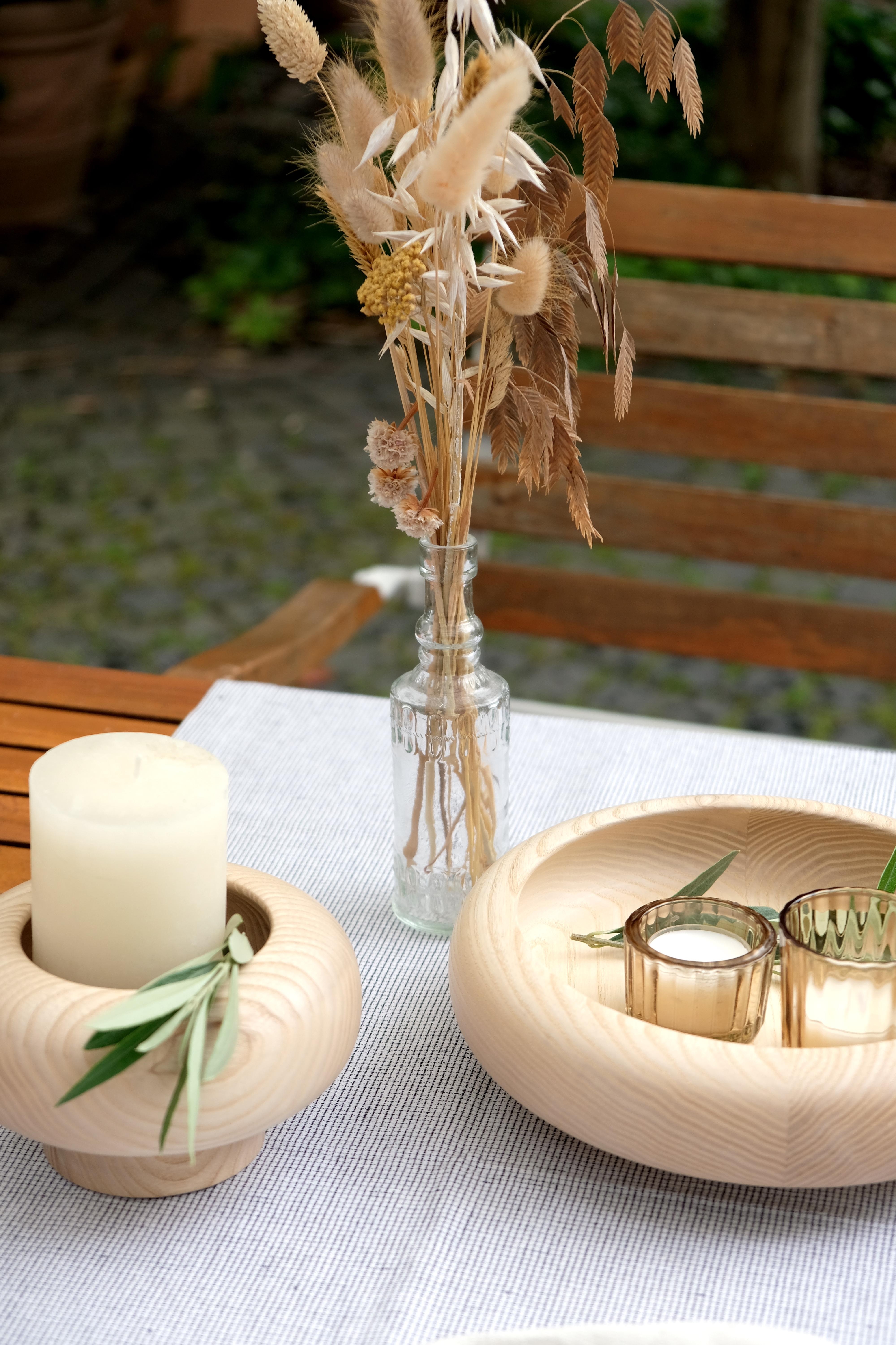 Der Sommer lässt uns dieses Jahr vielleicht etwas hängen, aber wir machen es uns dennoch schön auf der Terrasse. :)

#summerbowl #sommerterrasse #gartentischdeko