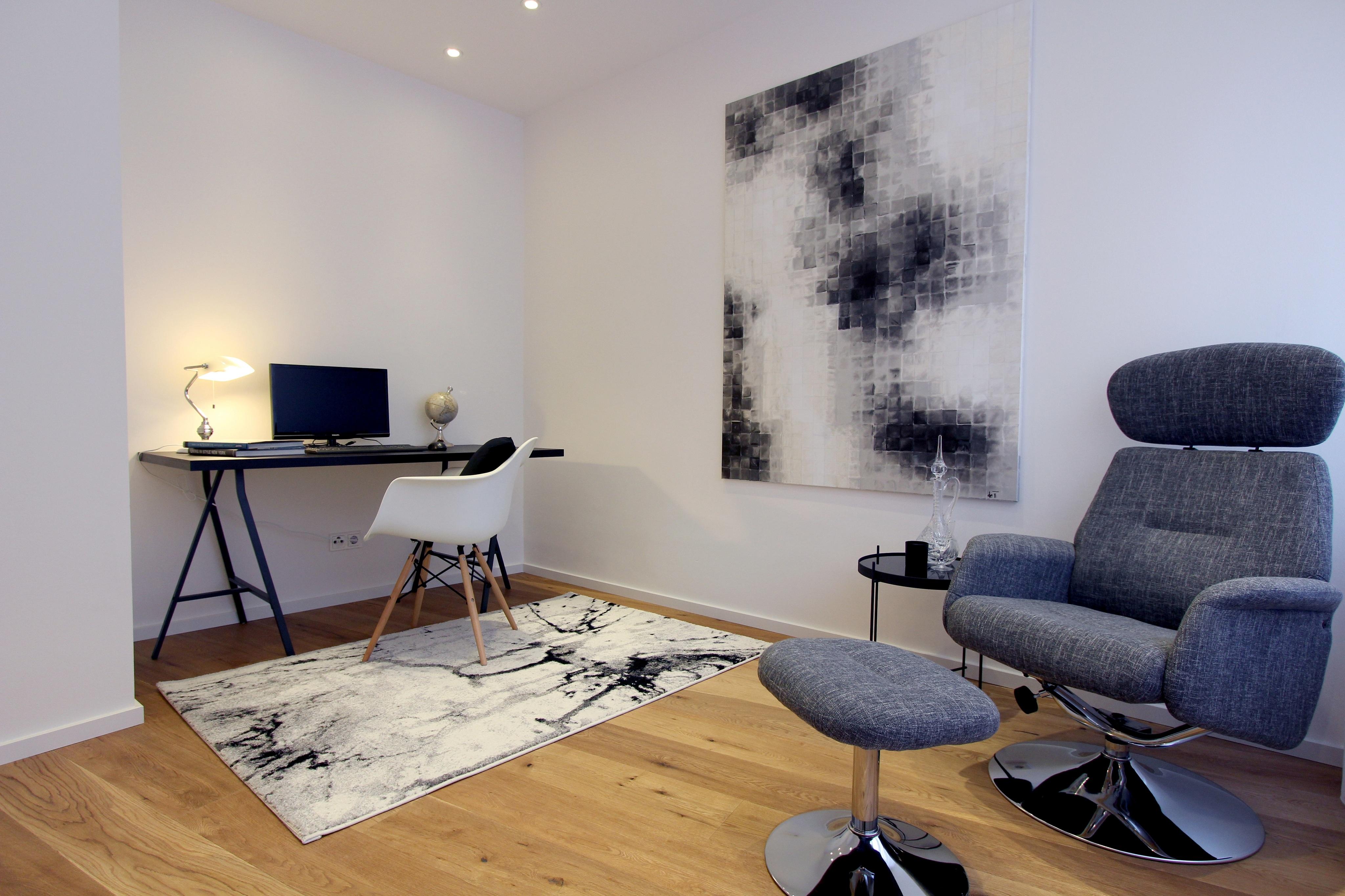 Designer Arbeitszimmer #bürostuhl #gästezimmer #arbeitszimmer #einrichtungsberatung #relaxsessel ©Isabella Hemmer