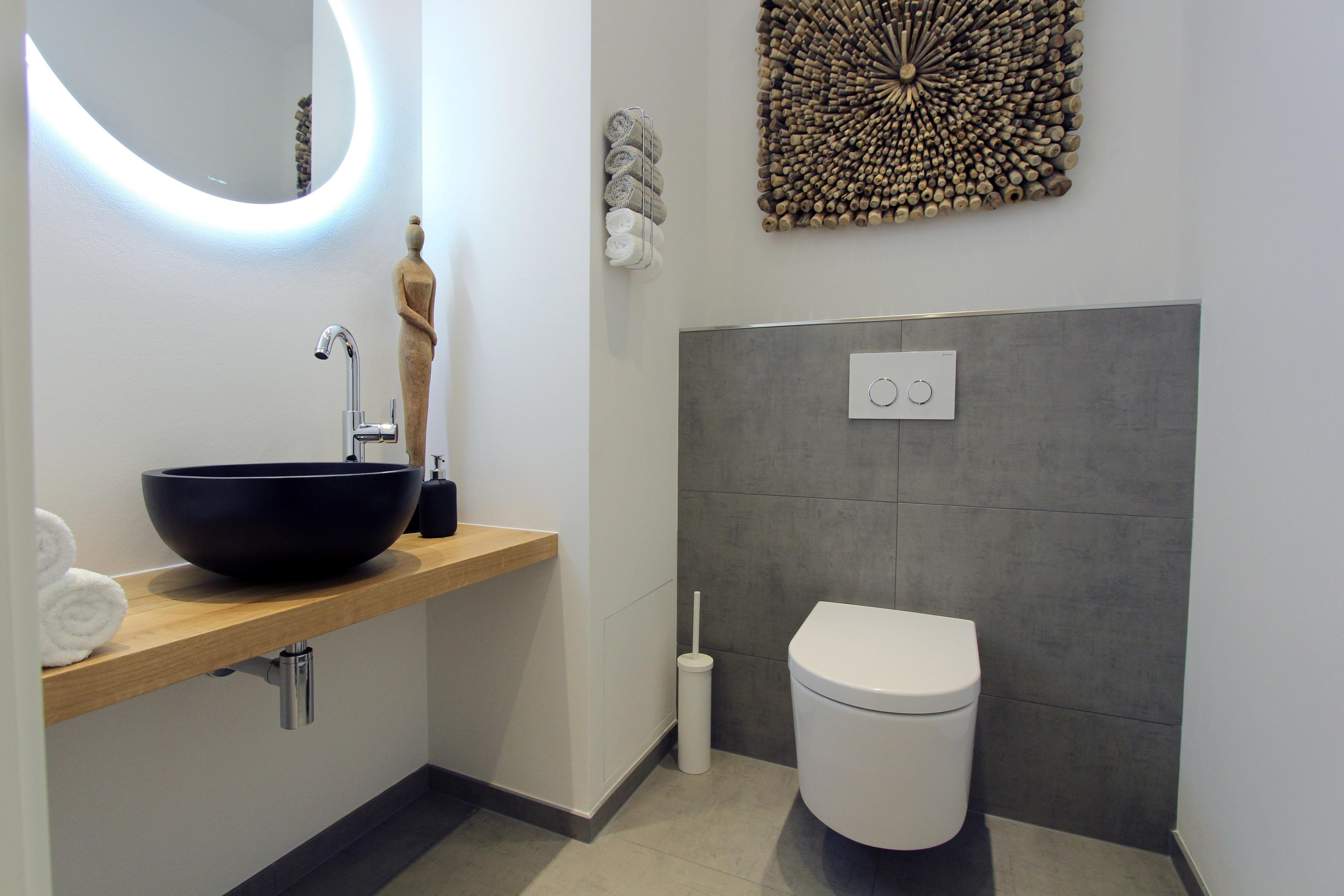 Designer Gästetoilette #fliesen #toilette #waschschale #einrichtungsberatung ©Isabella Hemmer