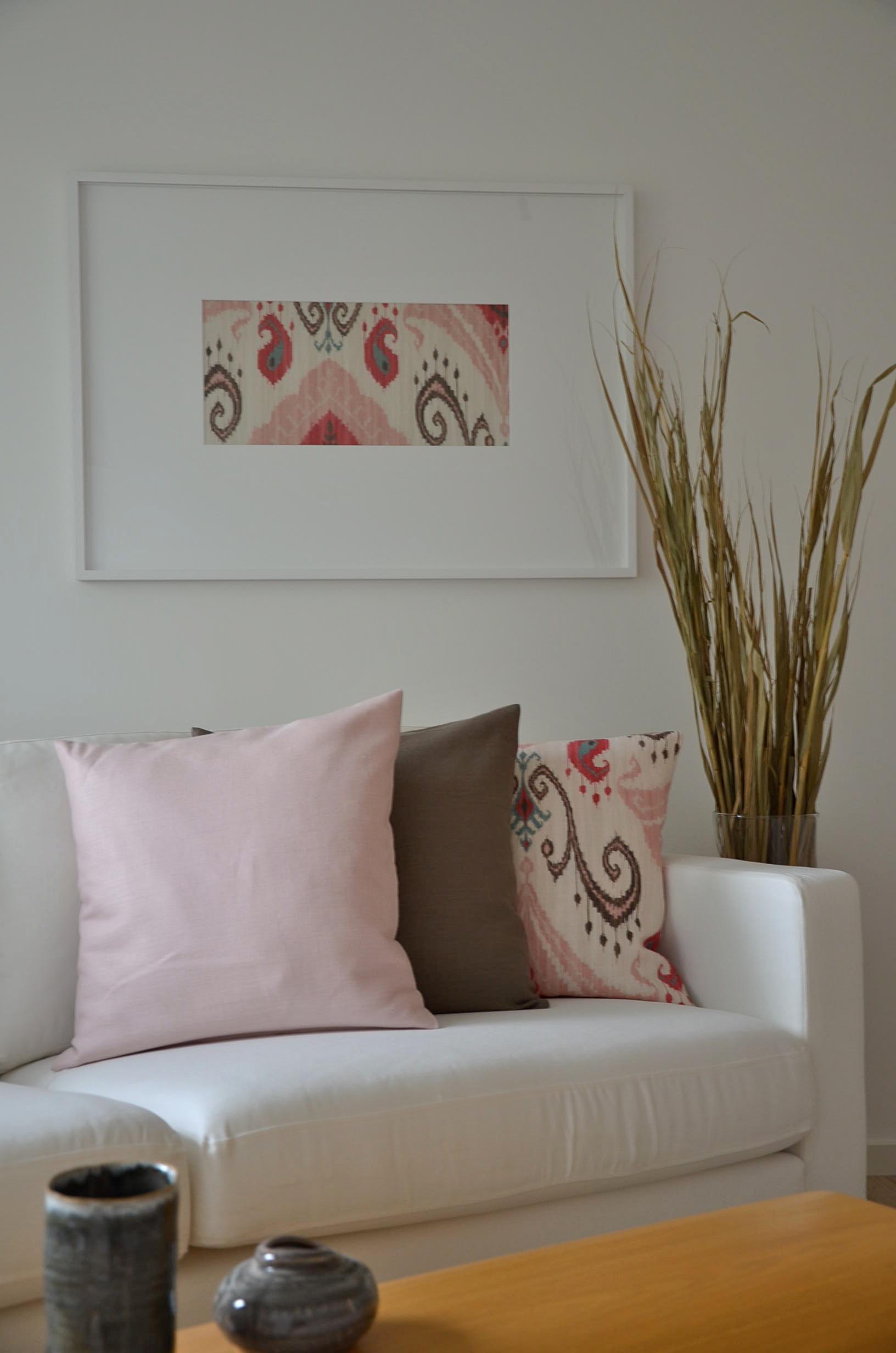 Detail - pink, rosa, braun #kissen #sofa ©Fotos: Die Räumerei