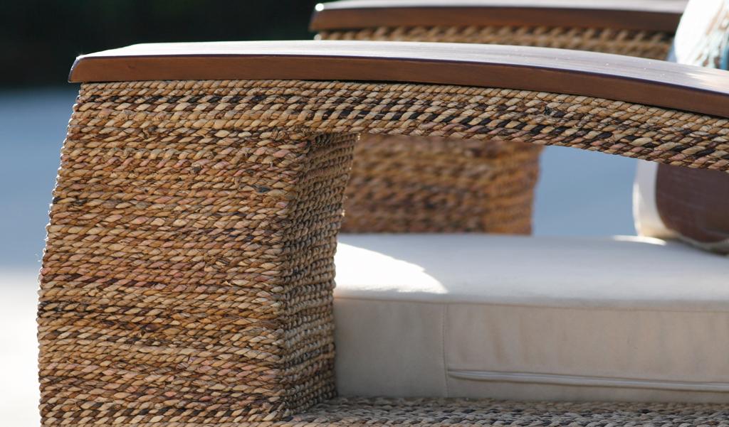 Detail der Terrassen Möbel #pool #terrasse #sessel #lounge #tisch #terrassenmöbel ©korbmacher.de