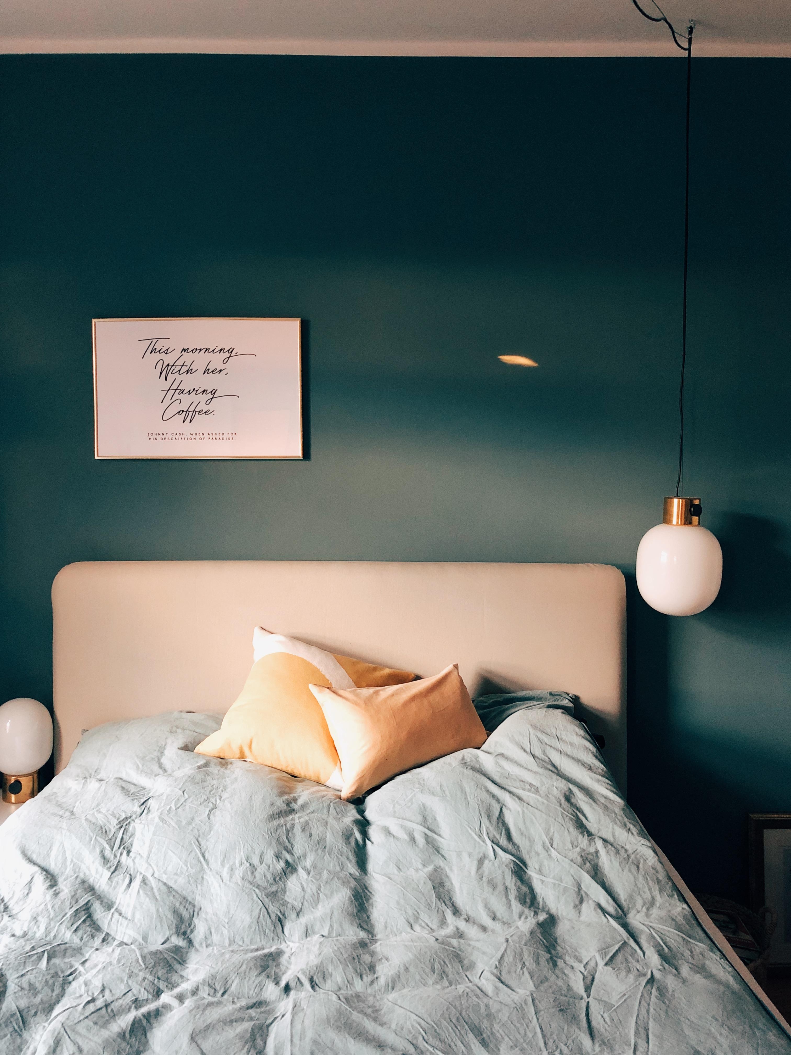 Die 3G für zu Hause: goldig, grün, gemütlich.
#bedroom #schlafzimmer #wandfarbe #grün #menu